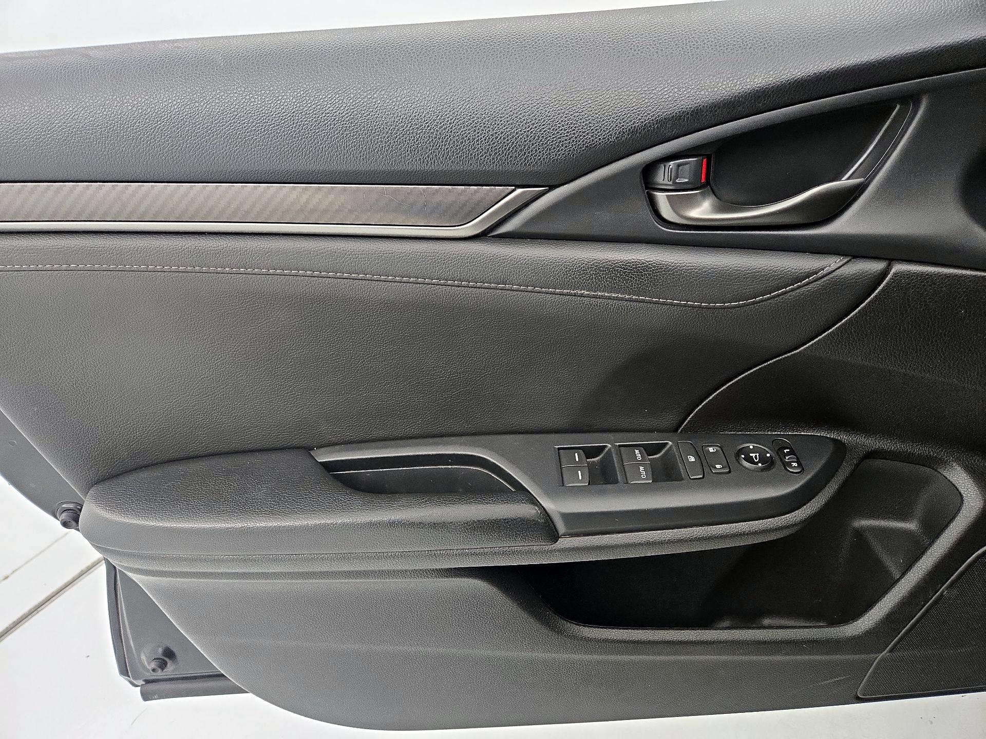 Thumbnail: 2017 Honda Civic - 12