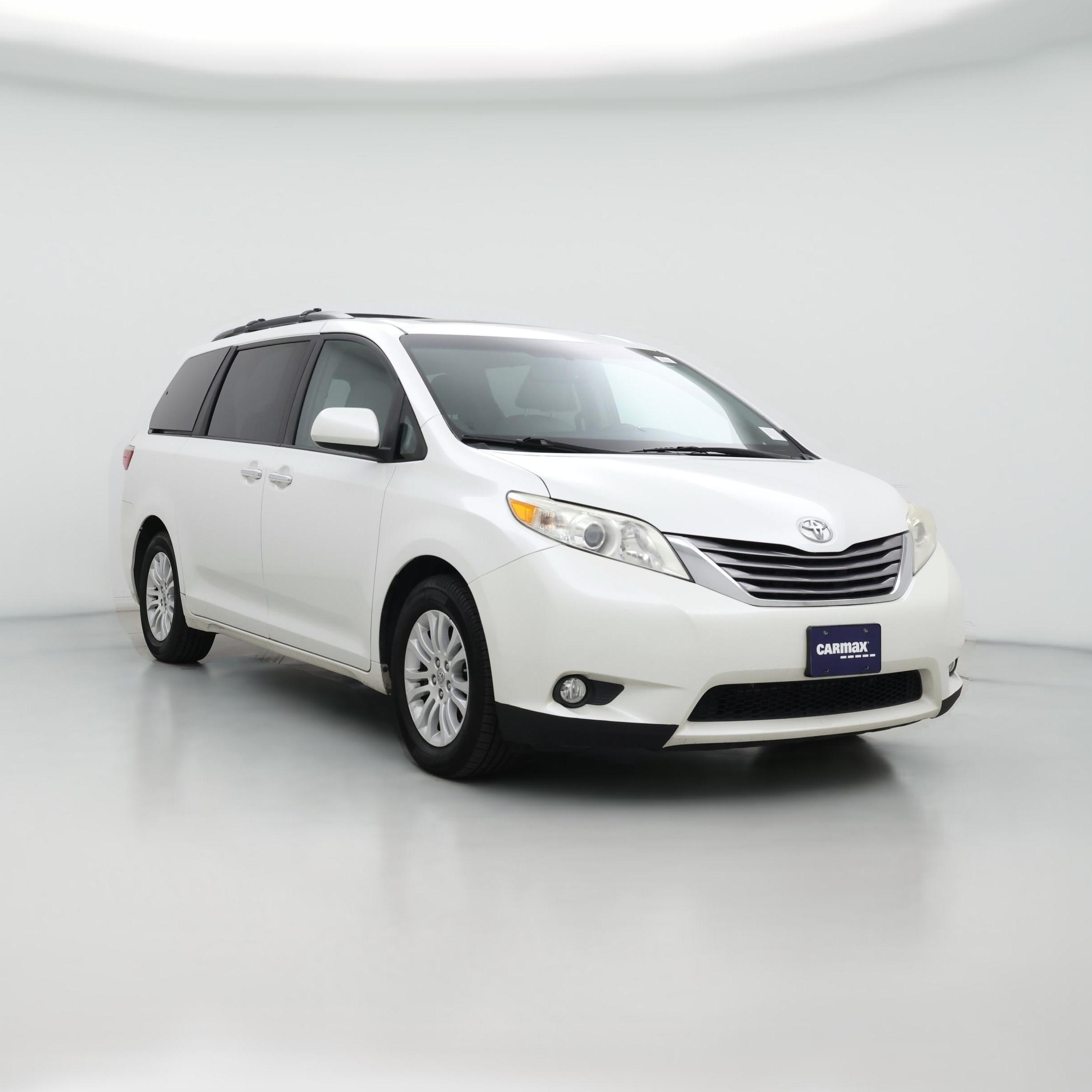 Thumbnail: 2015 Toyota Sienna - 1