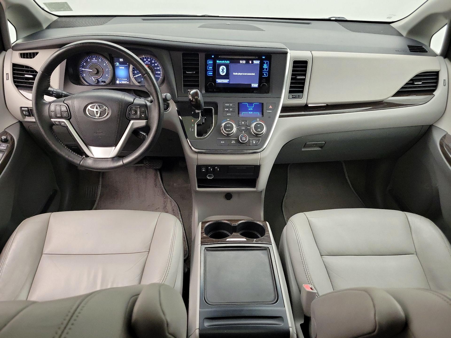 Thumbnail: 2015 Toyota Sienna - 9