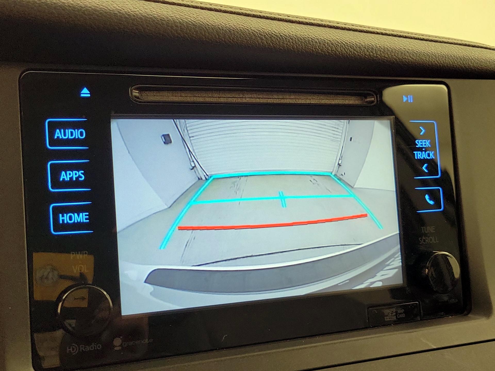 Thumbnail: 2015 Toyota Sienna - 15
