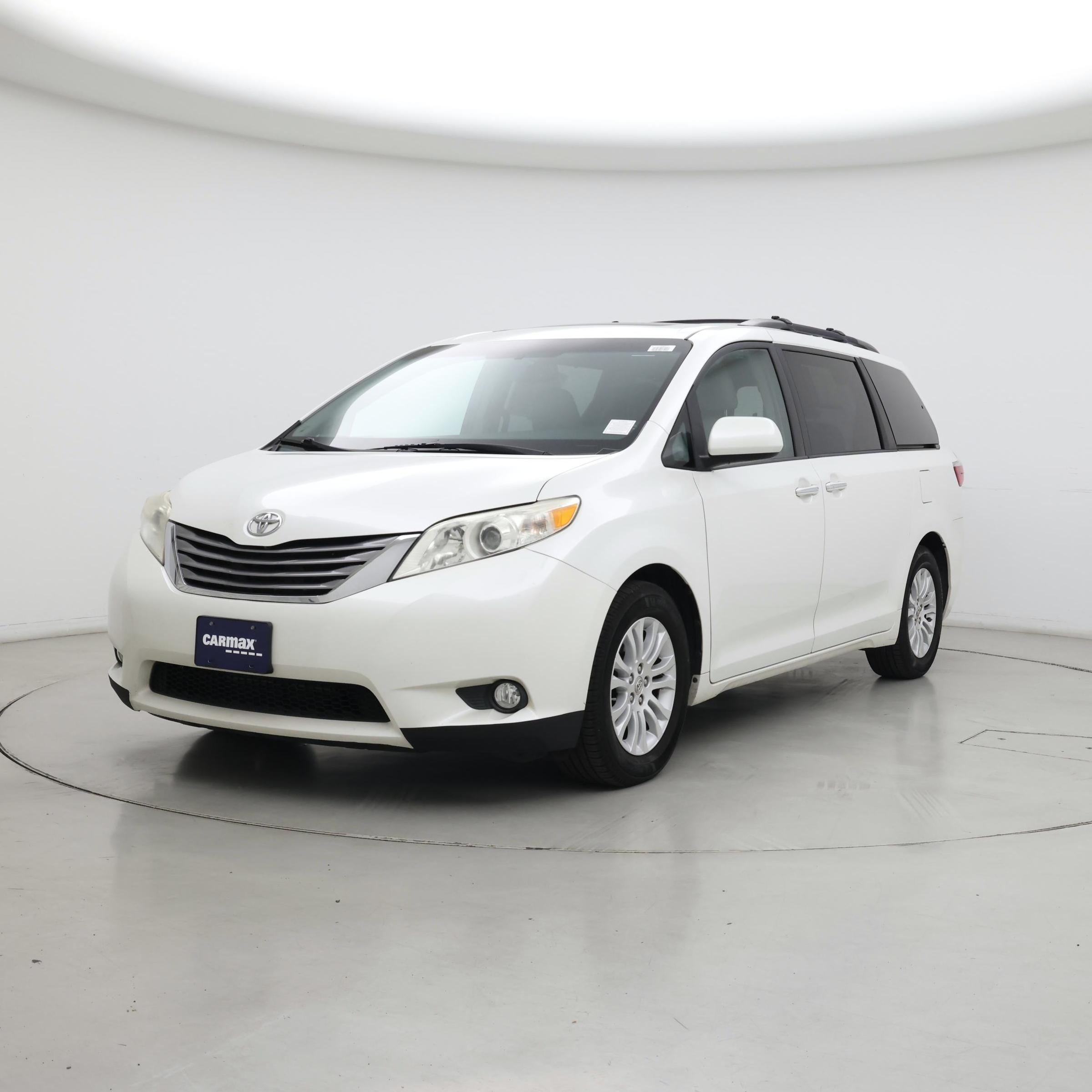 Thumbnail: 2015 Toyota Sienna - 4