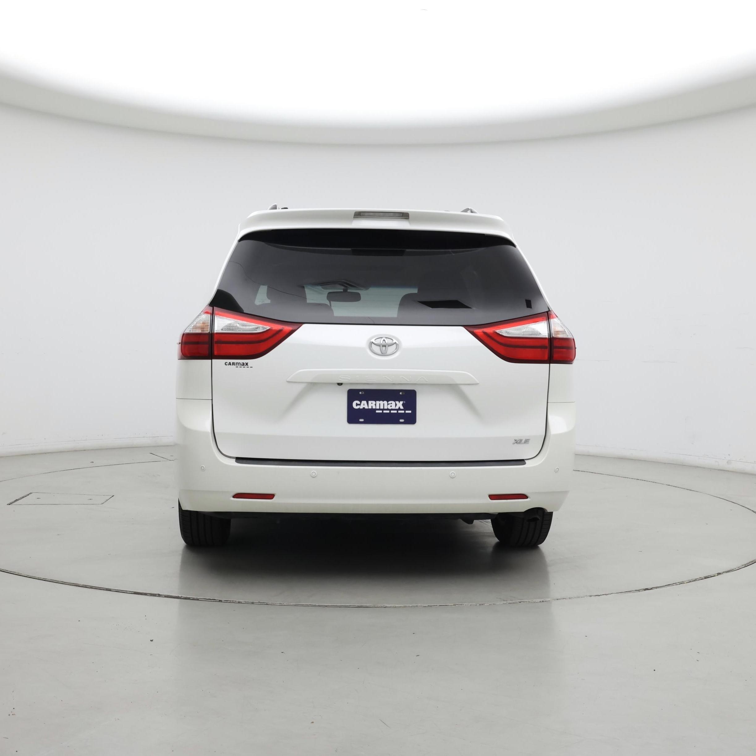 Thumbnail: 2015 Toyota Sienna - 6