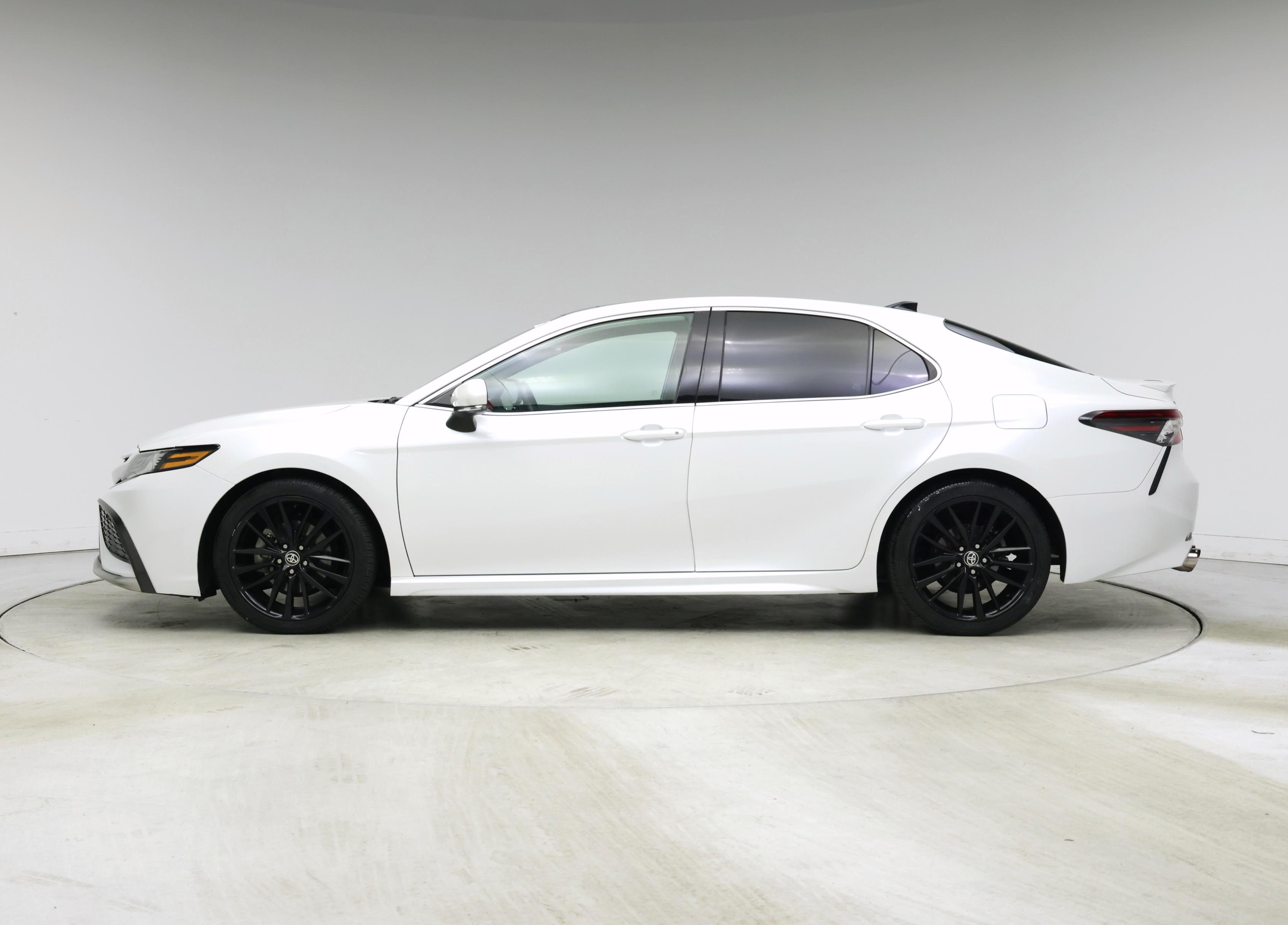 Thumbnail: 2021 Toyota Camry - 3