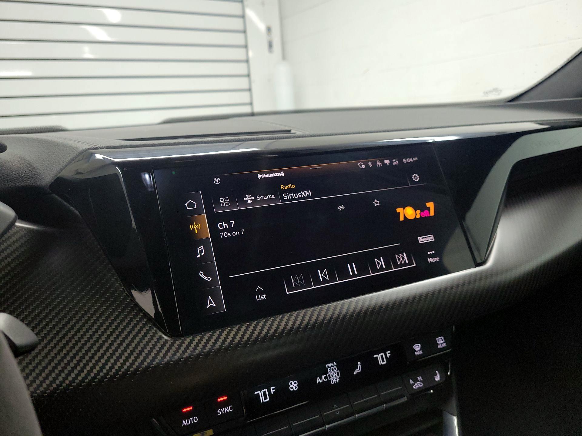 Thumbnail: 2022 Audi e-tron GT - 16