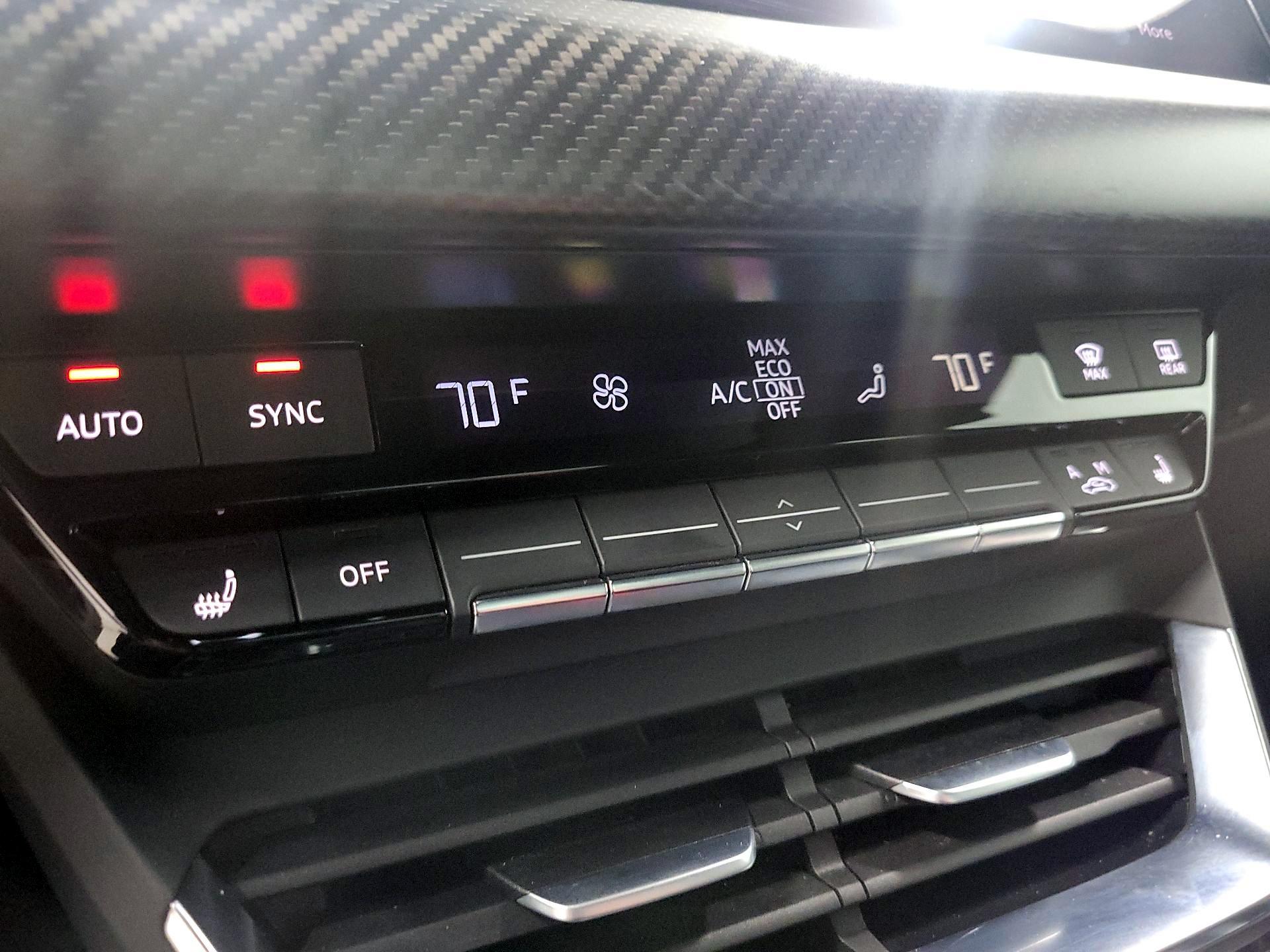 Thumbnail: 2022 Audi e-tron GT - 17