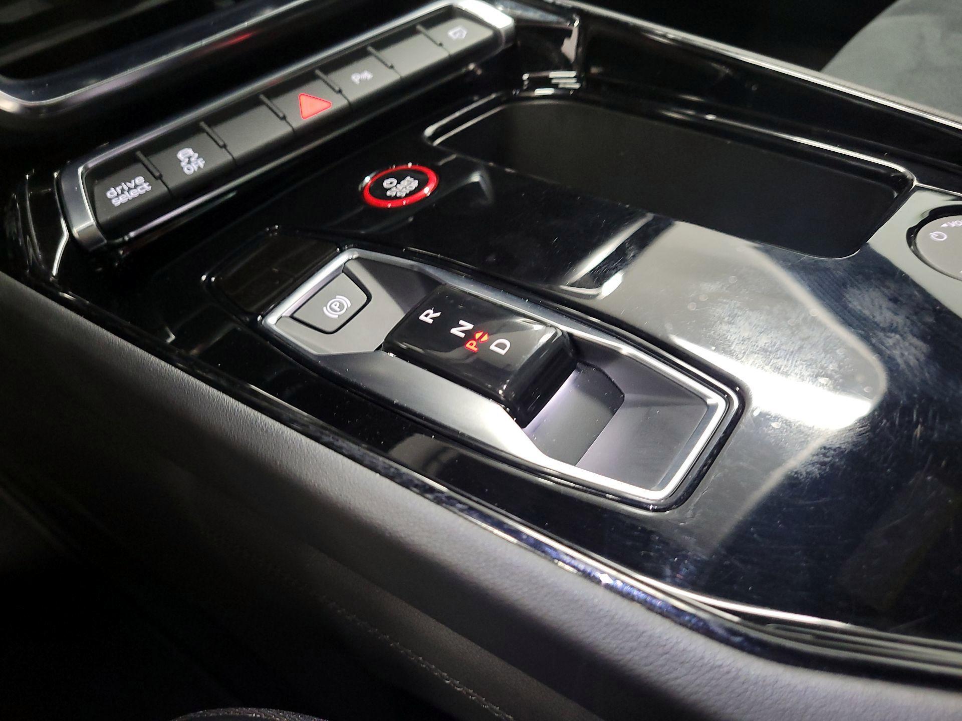 Thumbnail: 2022 Audi e-tron GT - 18