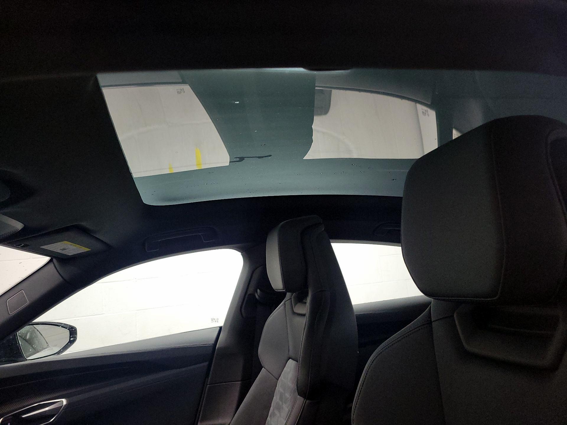 Thumbnail: 2022 Audi e-tron GT - 20