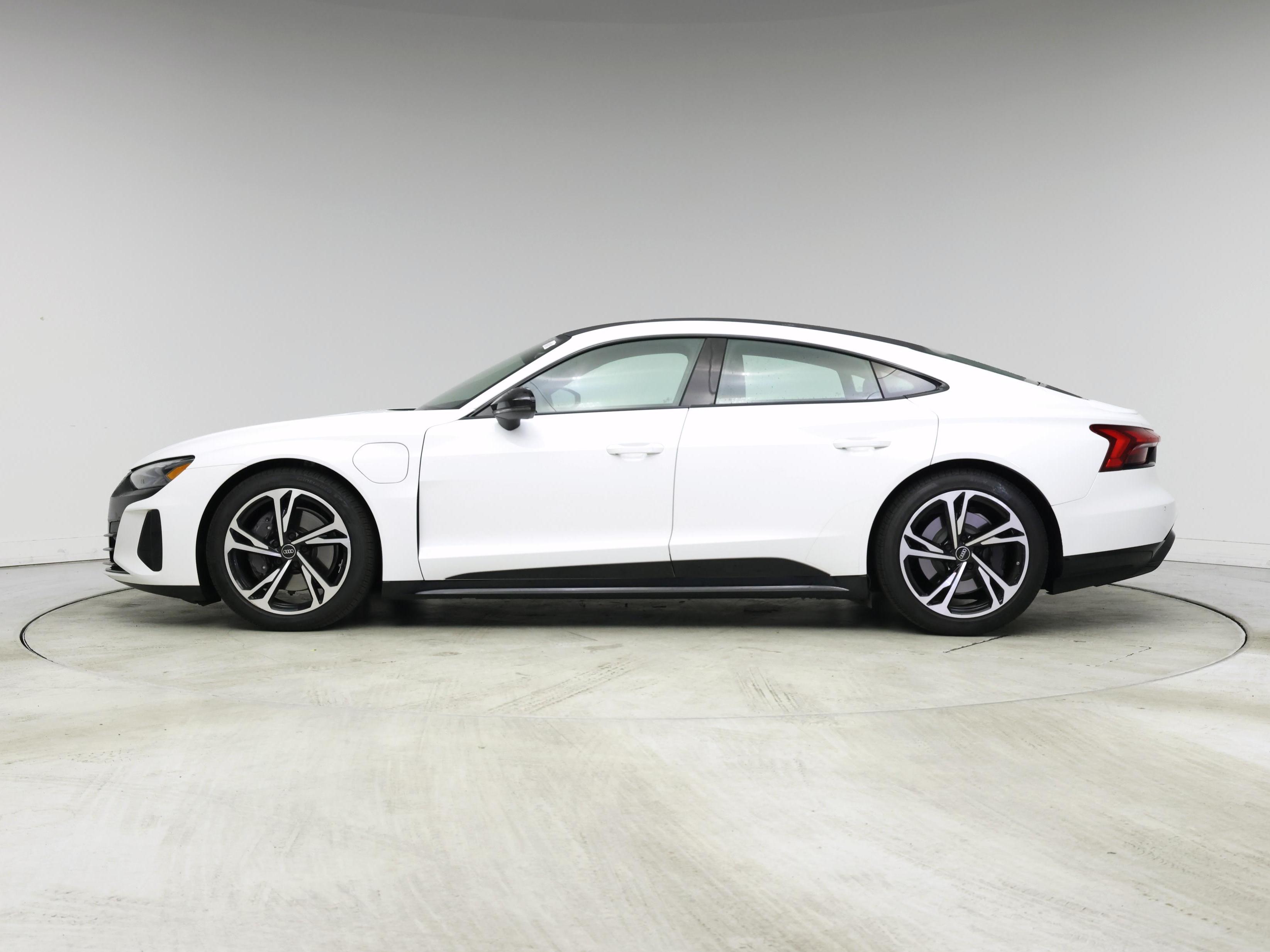 Thumbnail: 2022 Audi e-tron GT - 3