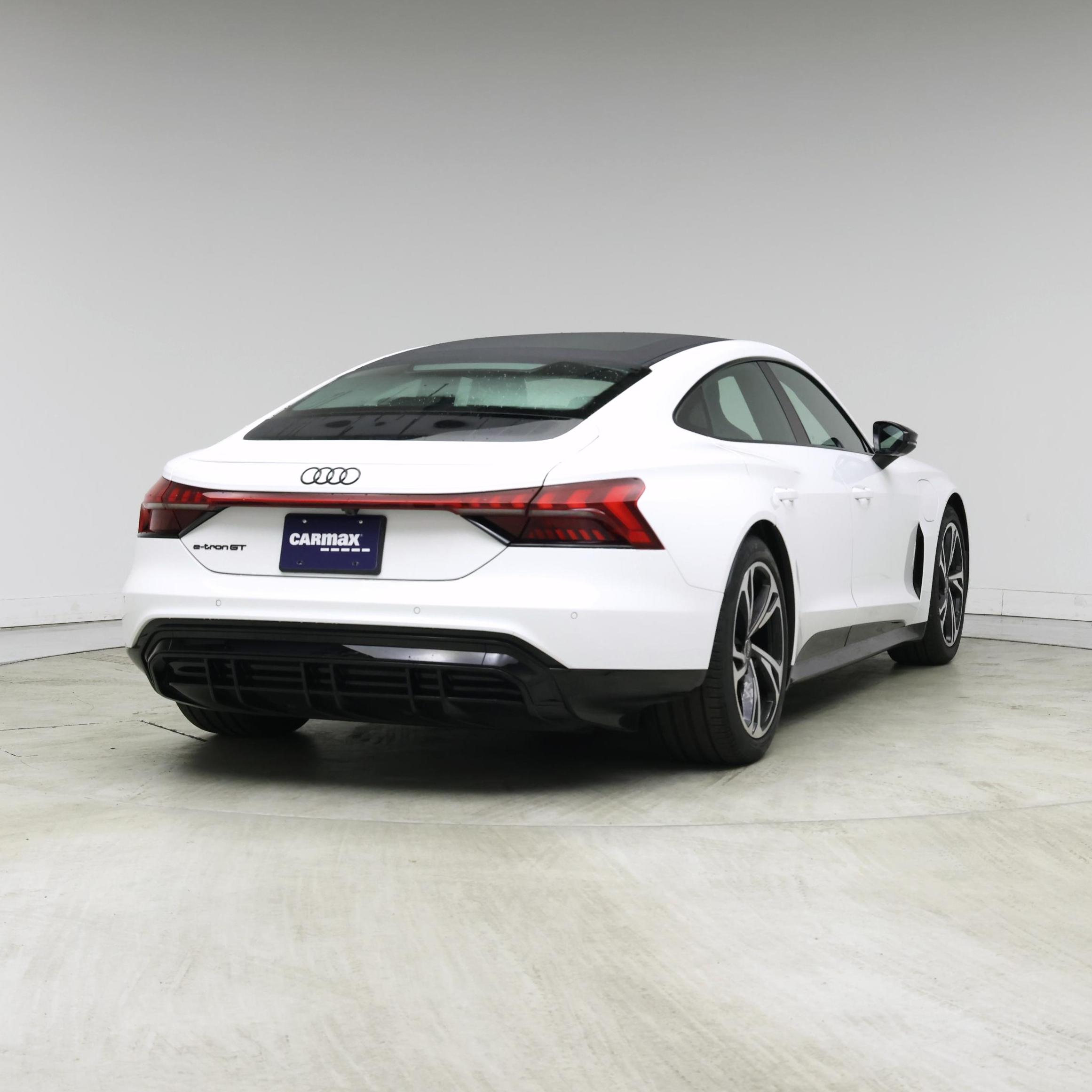 Thumbnail: 2022 Audi e-tron GT - 8