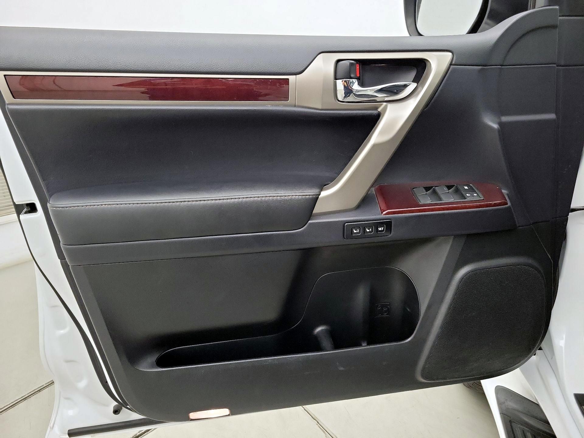 Thumbnail: 2019 Lexus GX - 12
