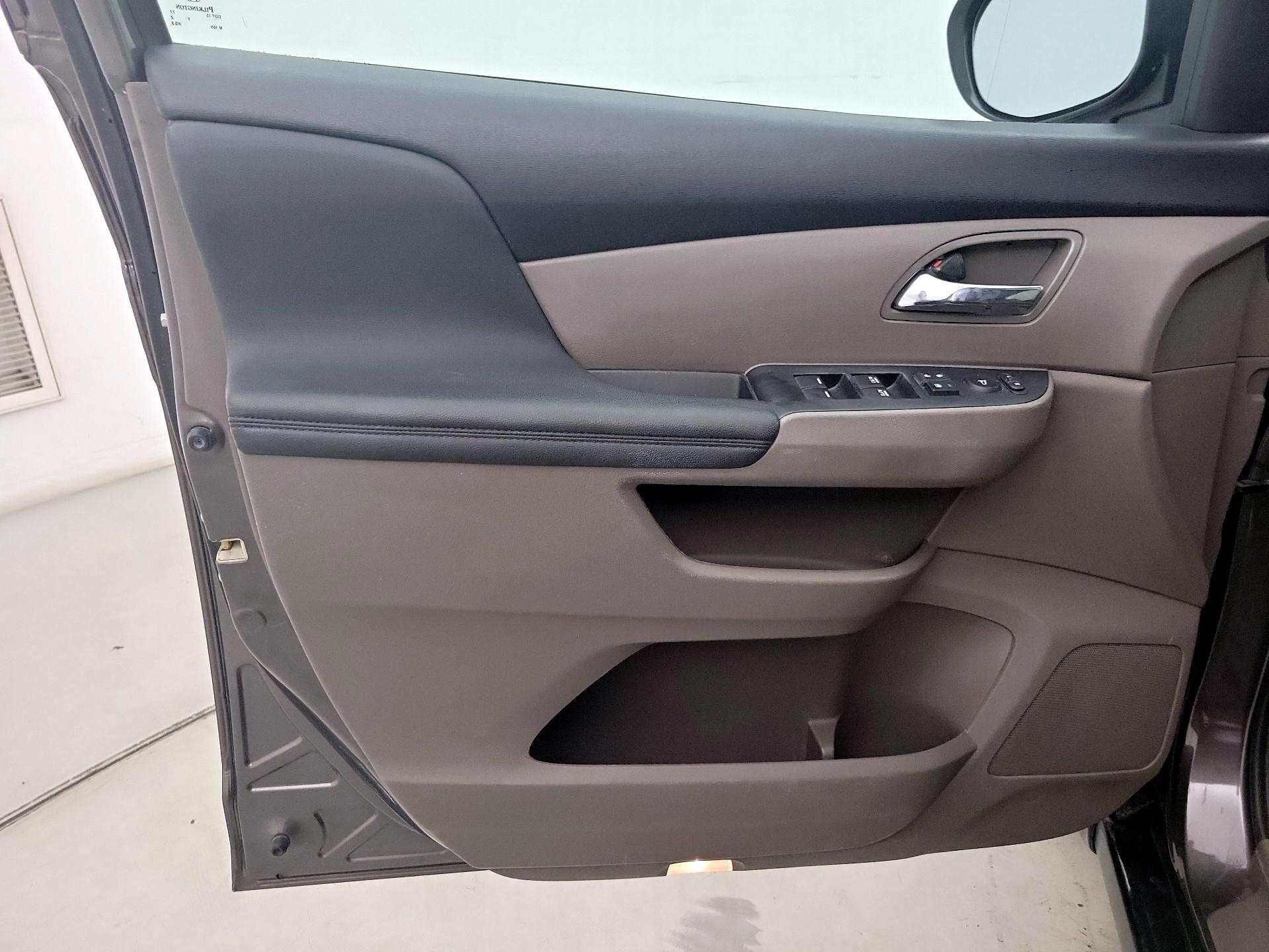 Thumbnail: 2014 Honda Odyssey - 12