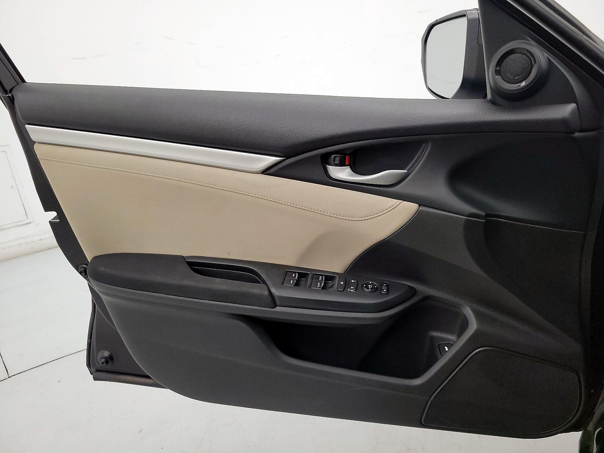 Thumbnail: 2017 Honda Civic - 12