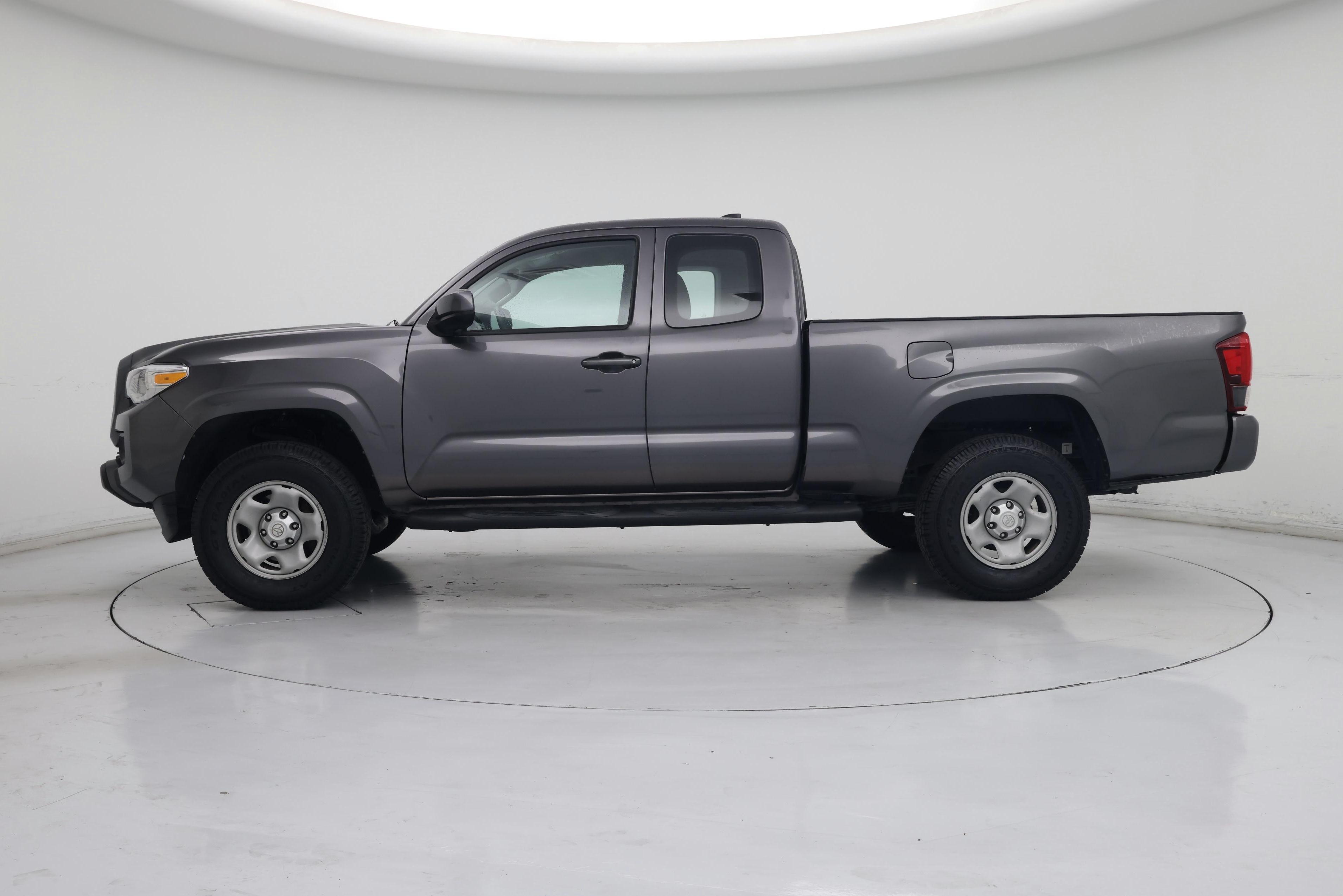 Thumbnail: 2018 Toyota Tacoma - 3