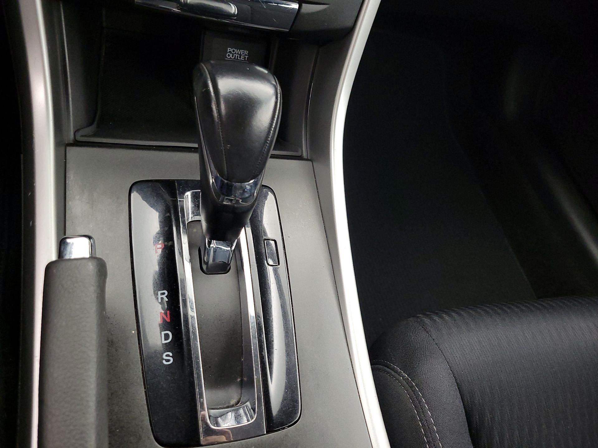 Thumbnail: 2015 Honda Accord - 16