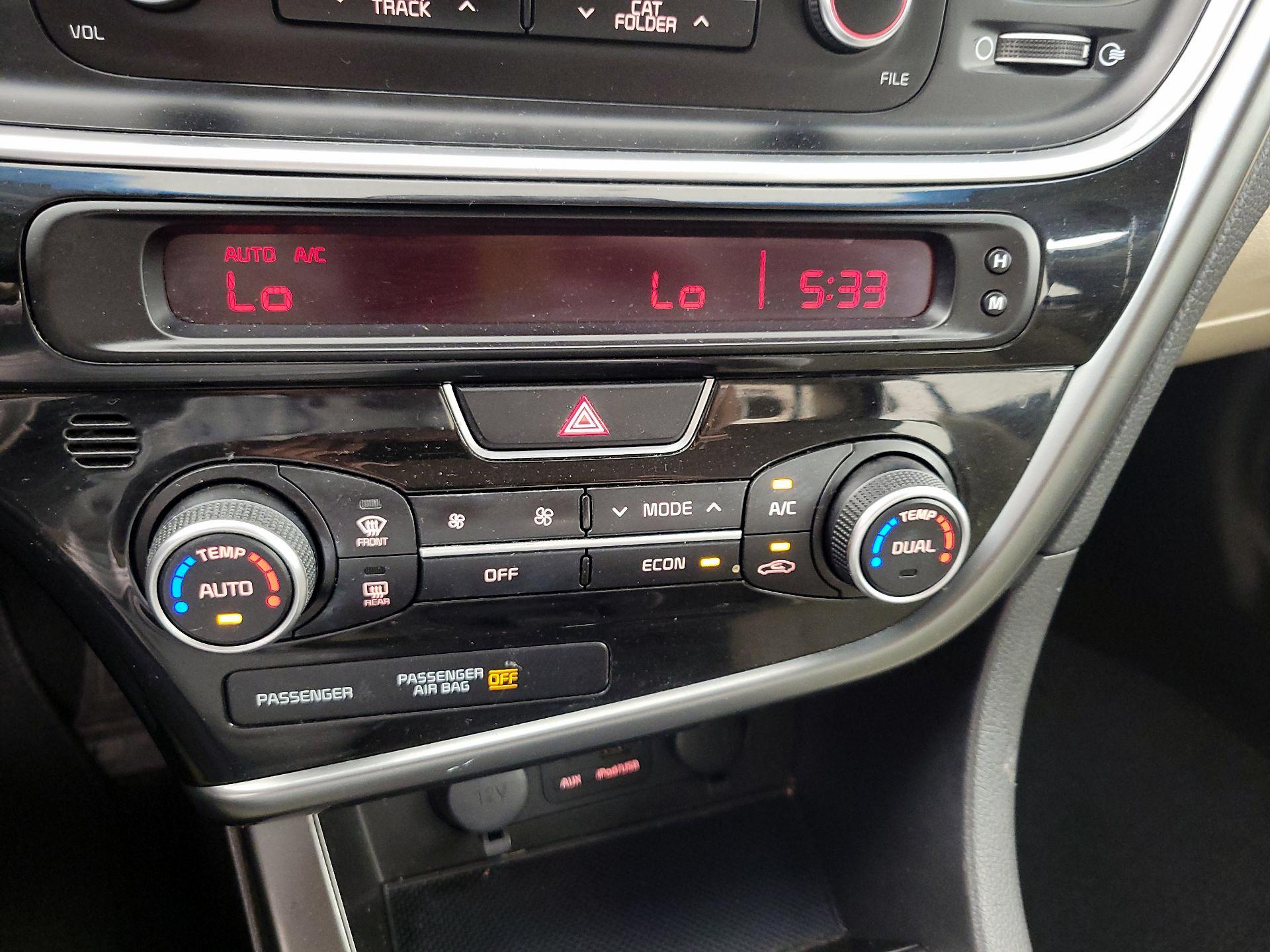 Thumbnail: 2015 Kia Optima - 15