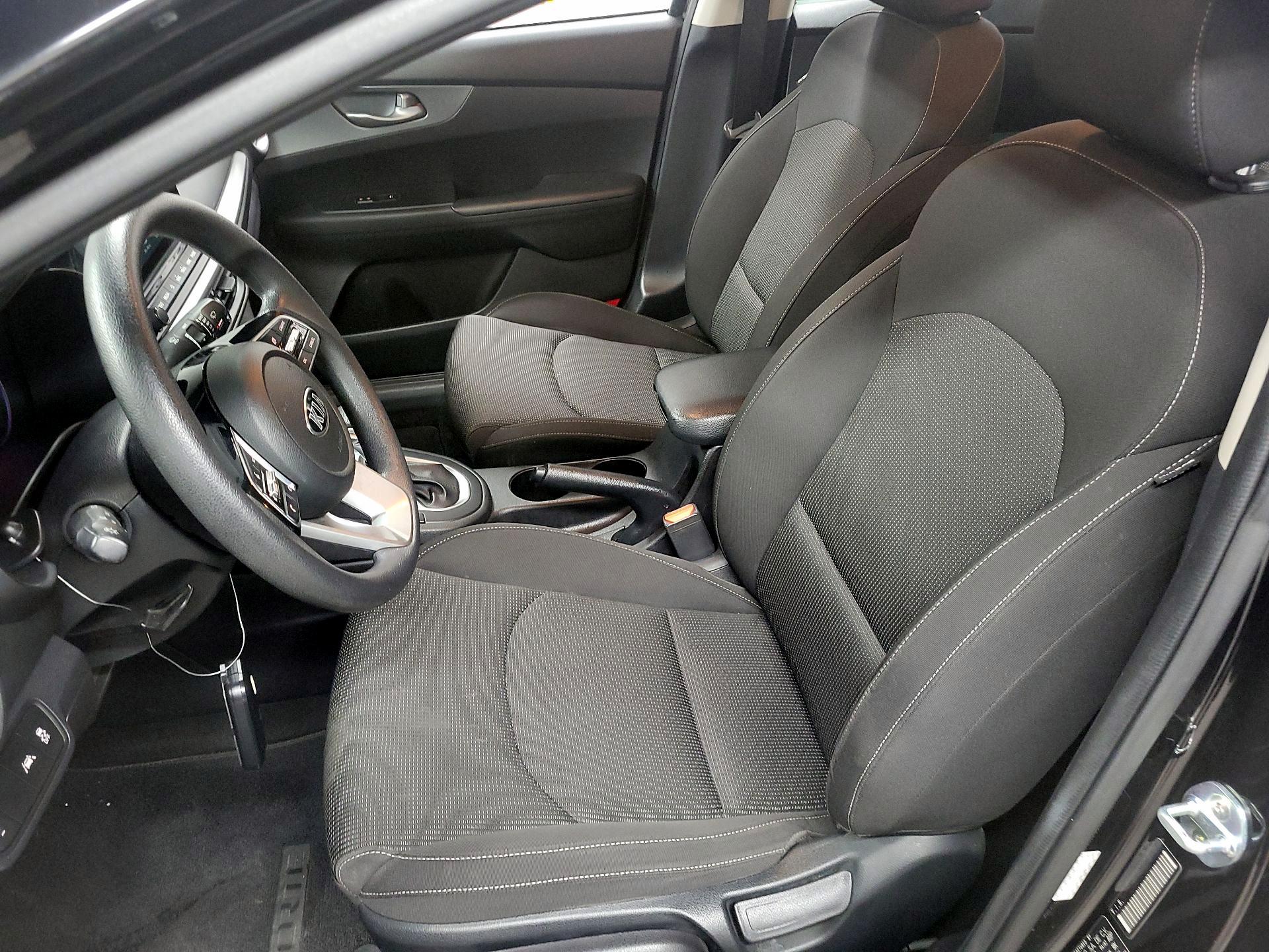 Thumbnail: 2020 Kia Forte - 11