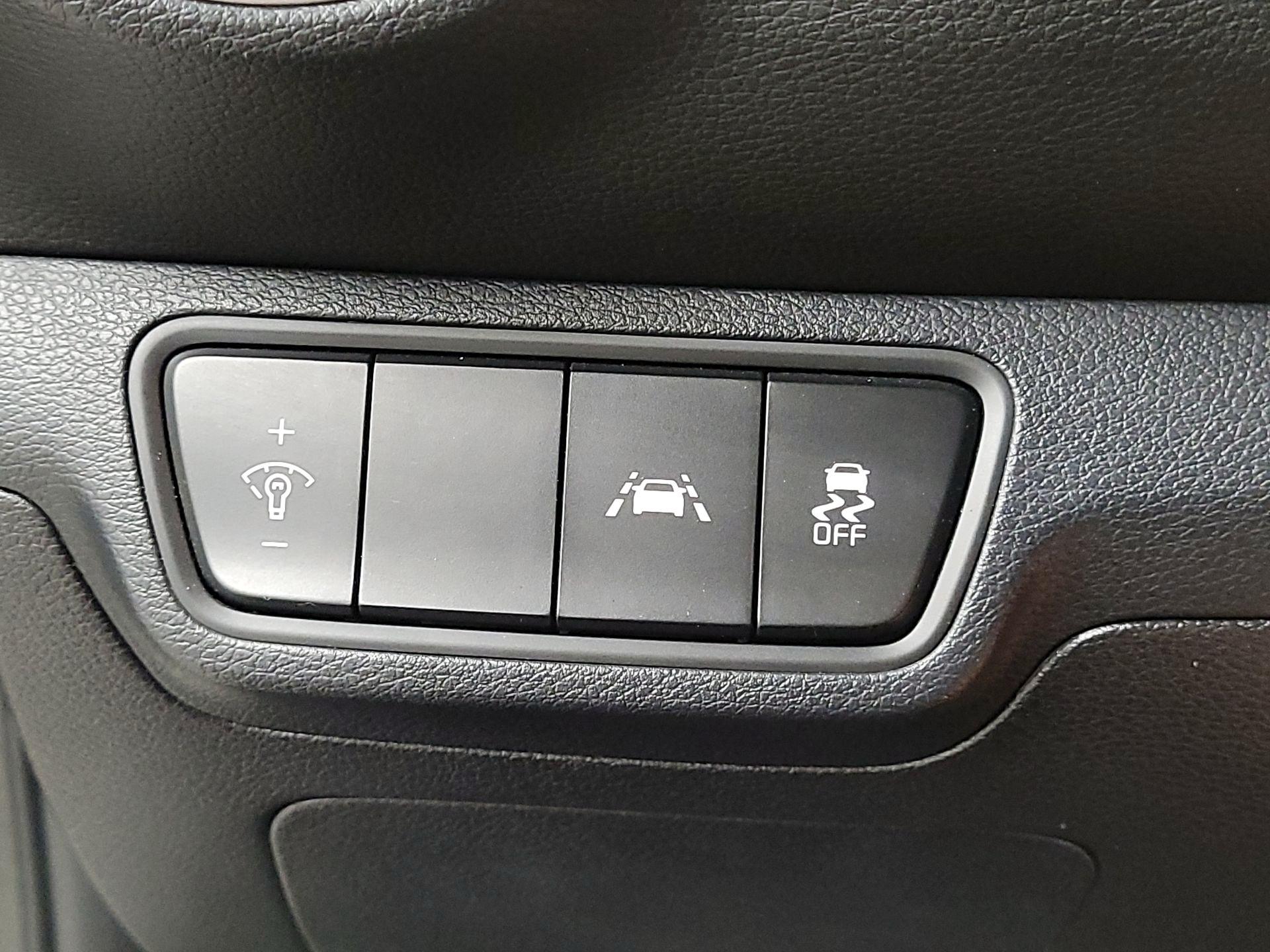 Thumbnail: 2020 Kia Forte - 13