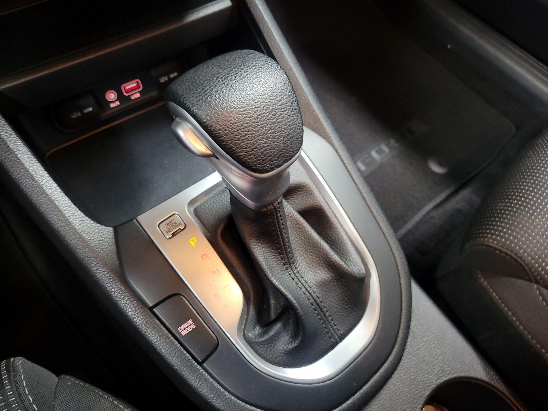 Thumbnail: 2020 Kia Forte - 17