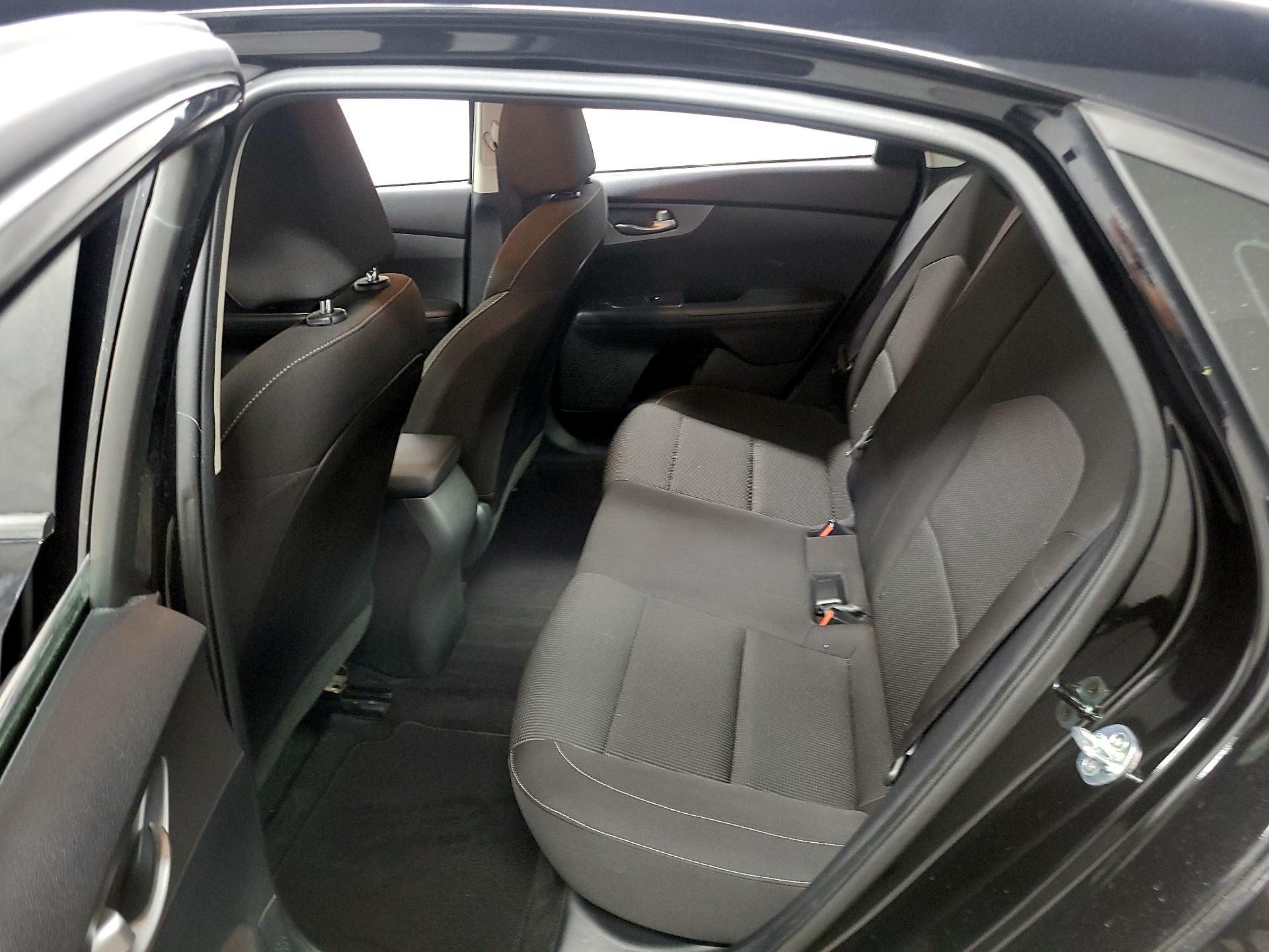 Thumbnail: 2020 Kia Forte - 18