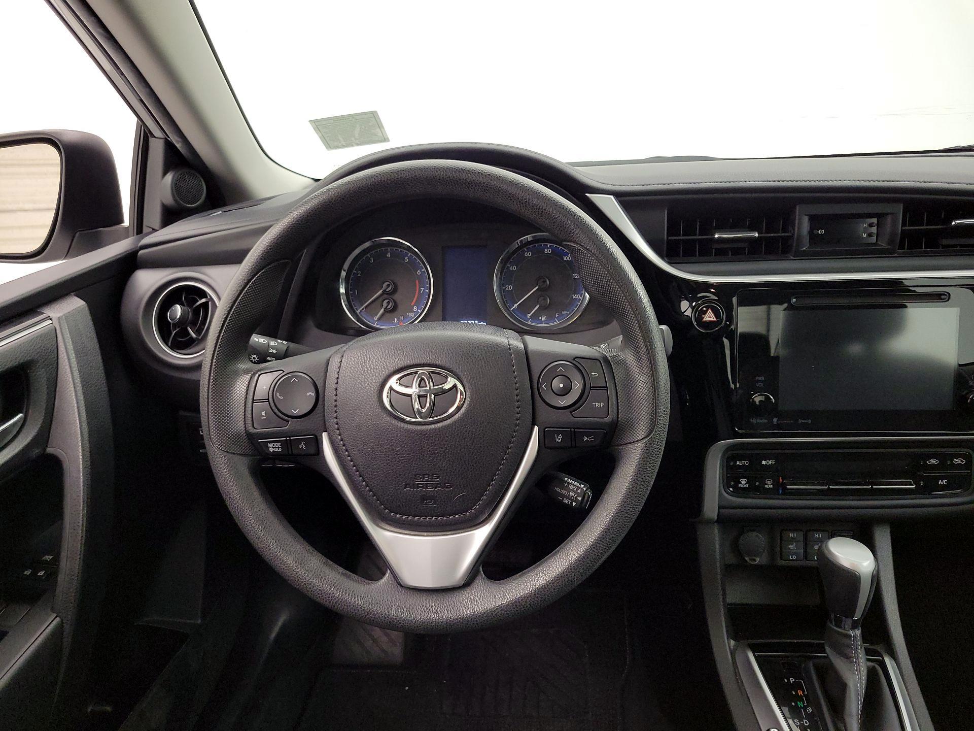 Thumbnail: 2017 Toyota Corolla - 10