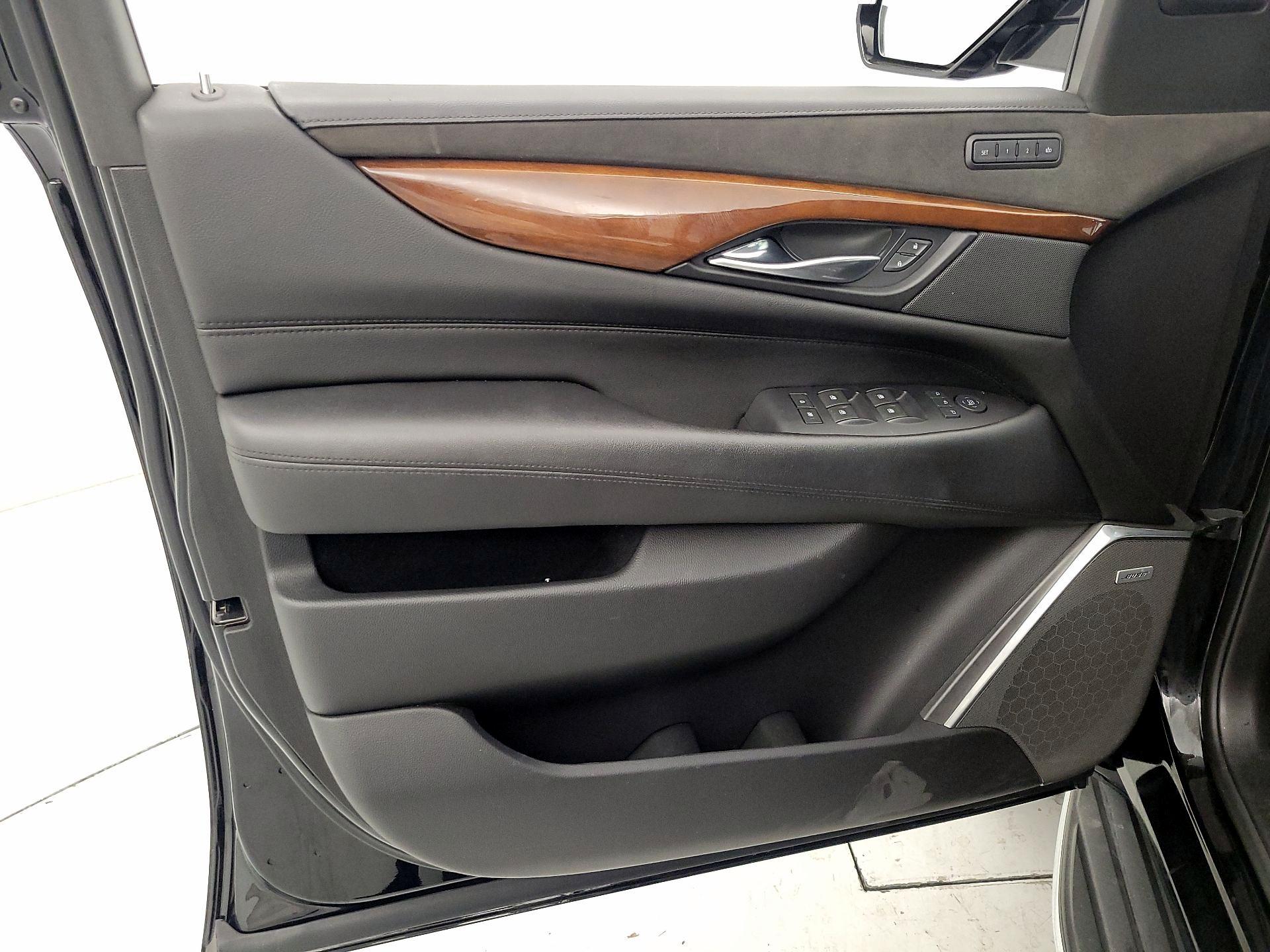 Thumbnail: 2019 Cadillac Escalade - 12