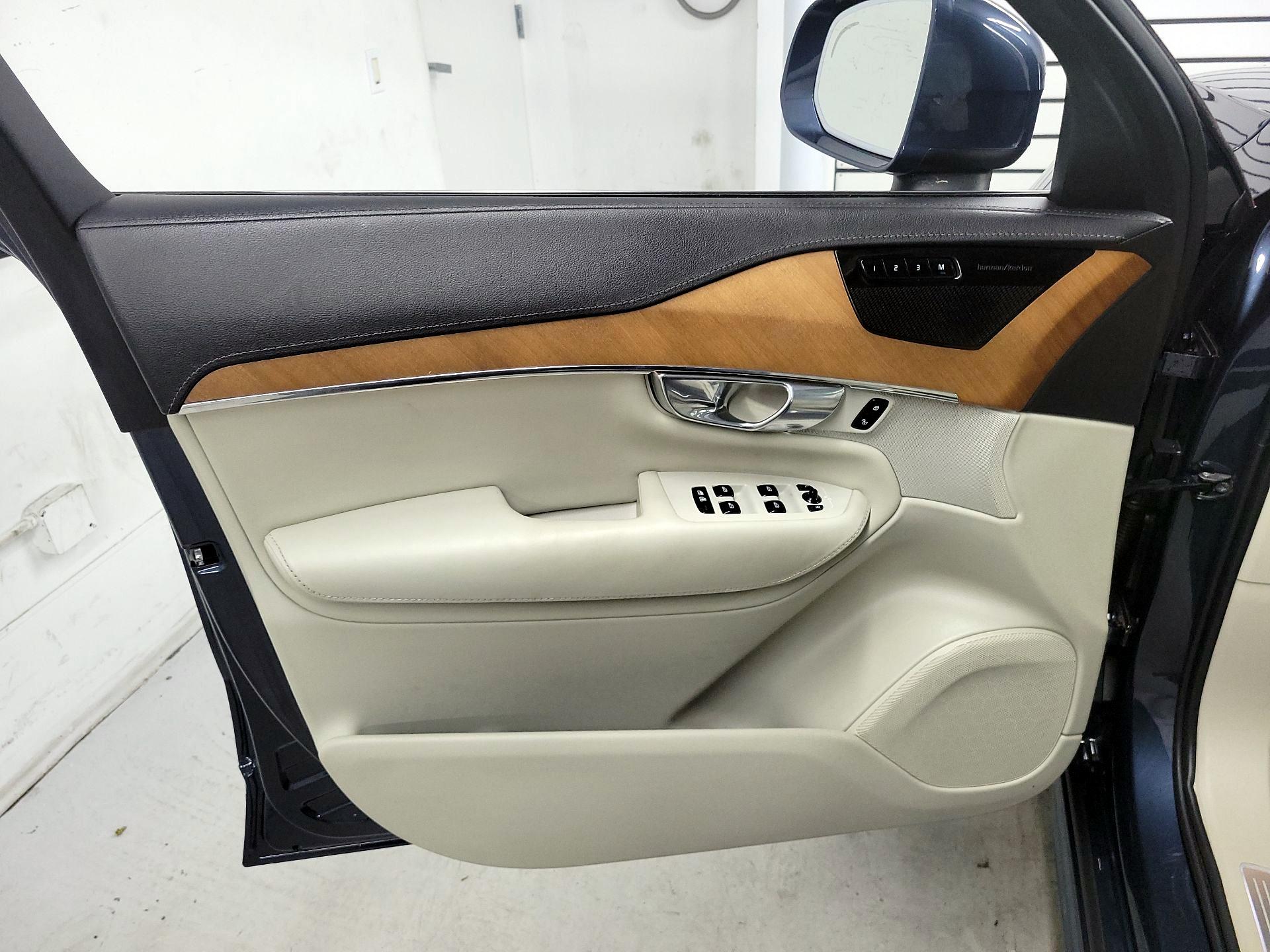 Thumbnail: 2020 Volvo XC90 - 12