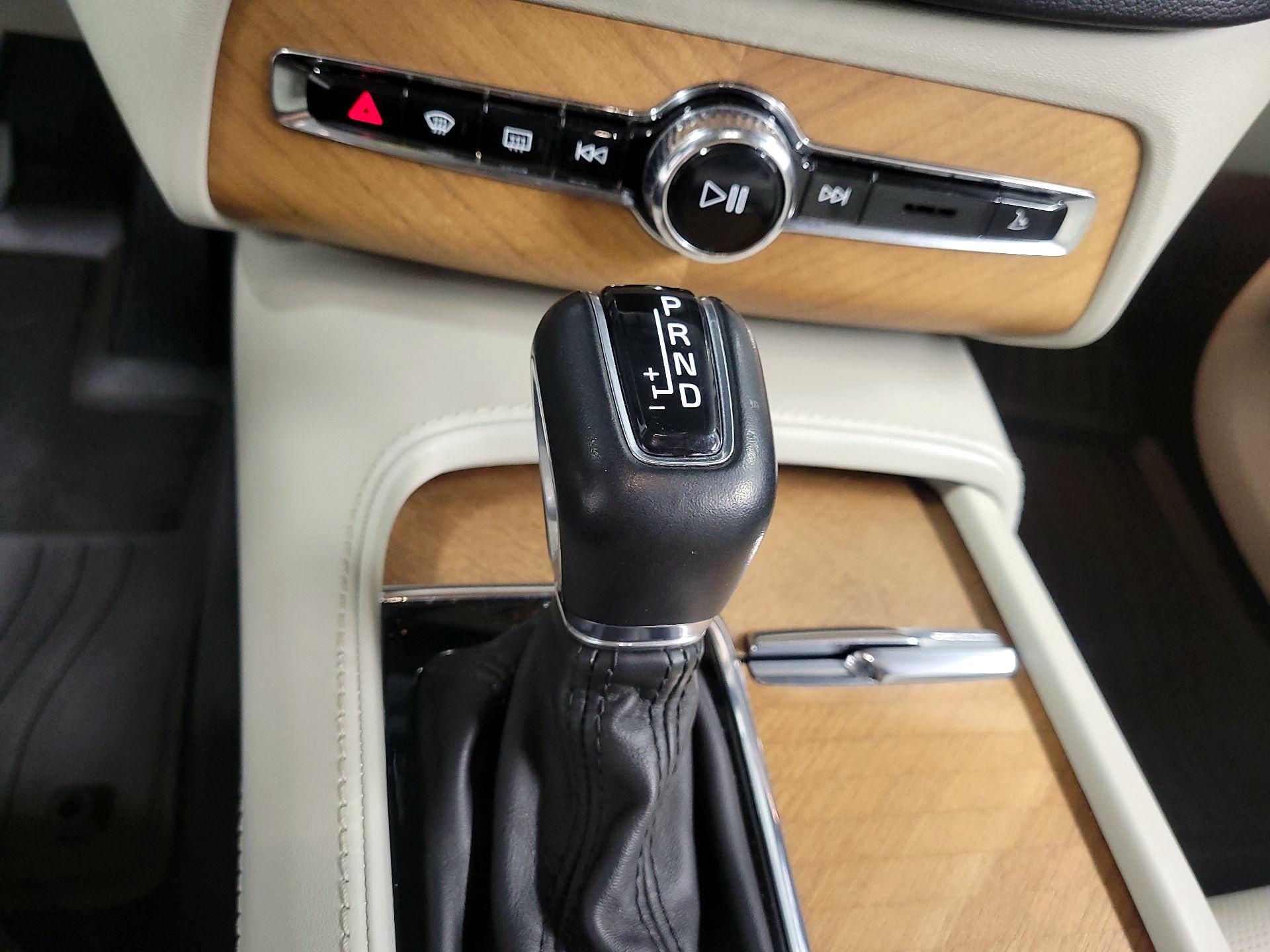 Thumbnail: 2020 Volvo XC90 - 16