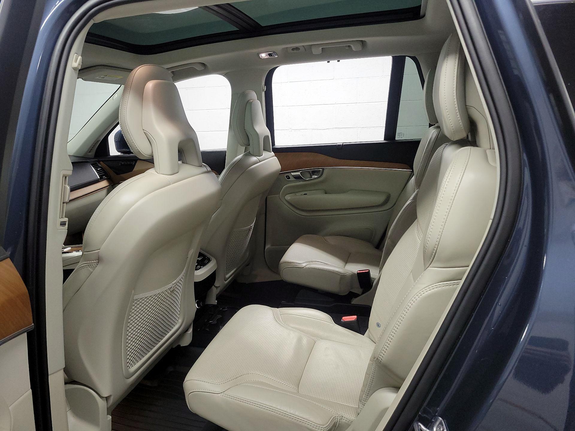 Thumbnail: 2020 Volvo XC90 - 17