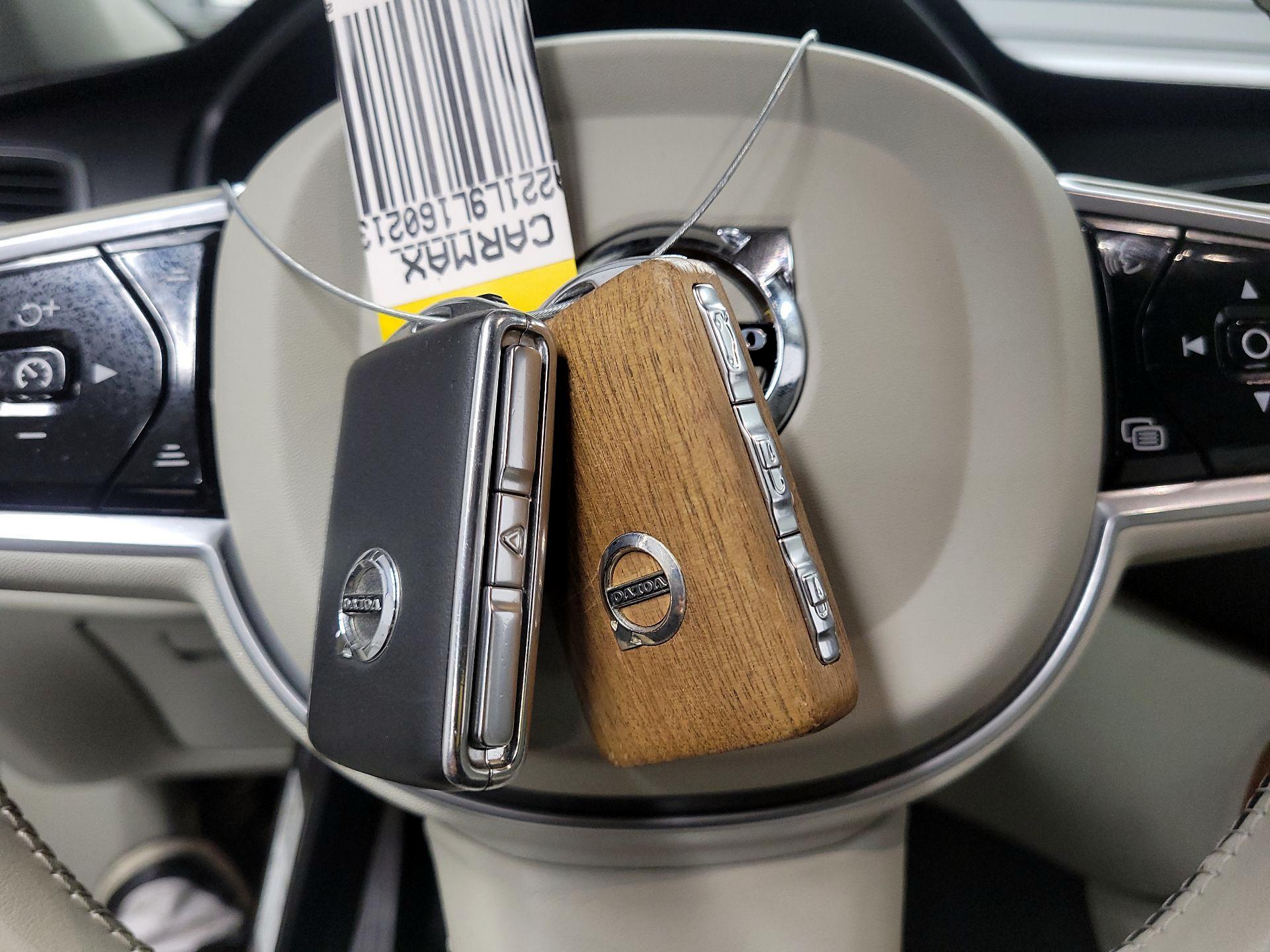 Thumbnail: 2020 Volvo XC90 - 20