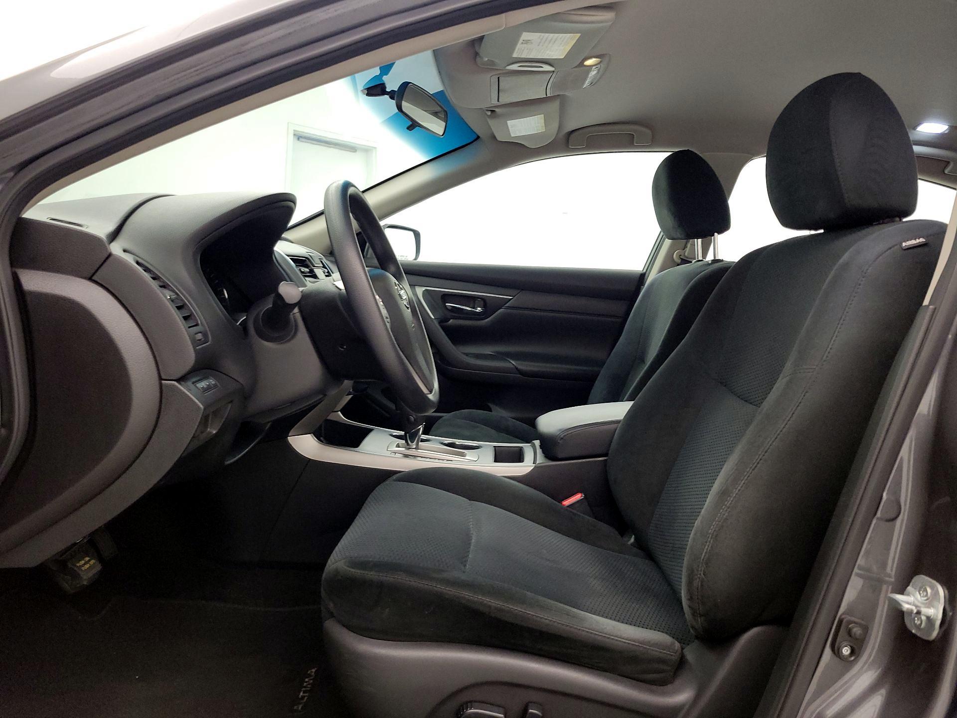 Thumbnail: 2015 Nissan Altima - 11