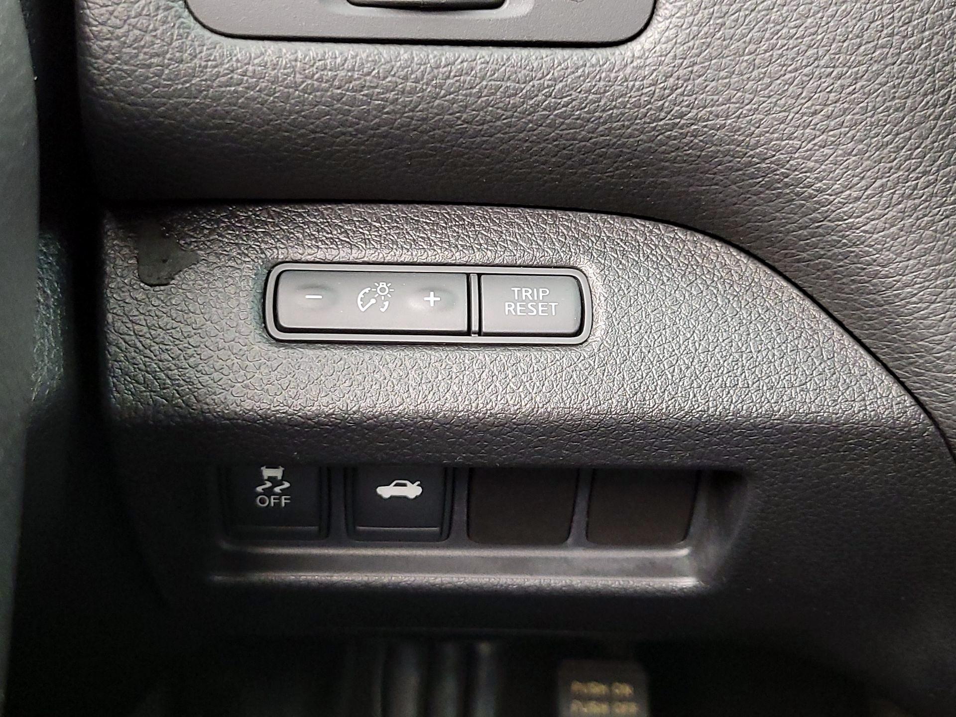 Thumbnail: 2015 Nissan Altima - 13