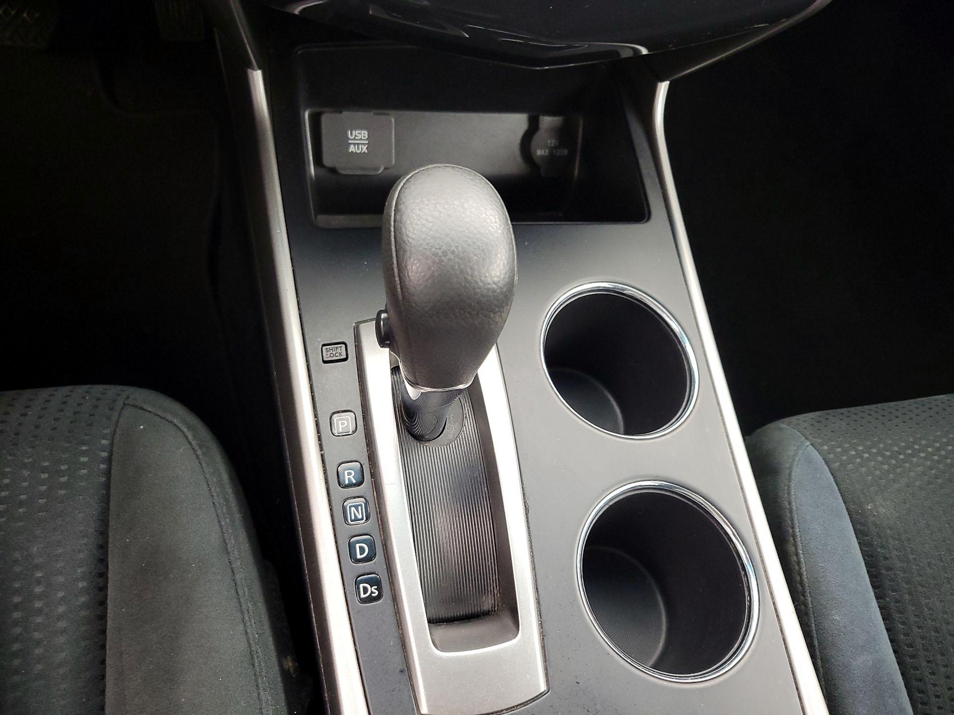 Thumbnail: 2015 Nissan Altima - 17