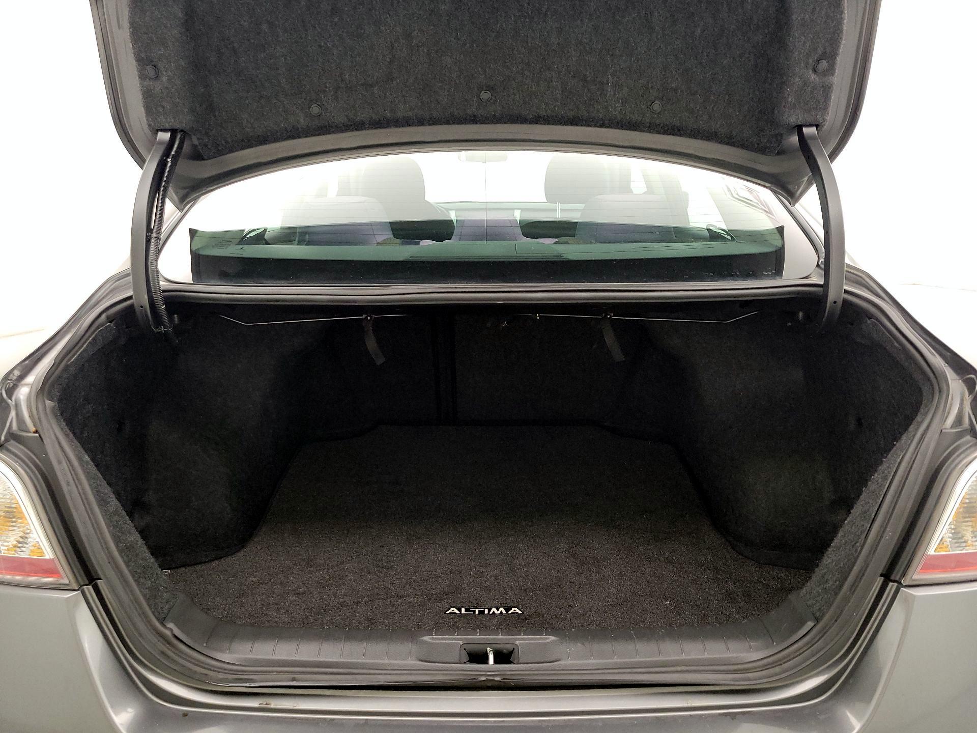 Thumbnail: 2015 Nissan Altima - 20