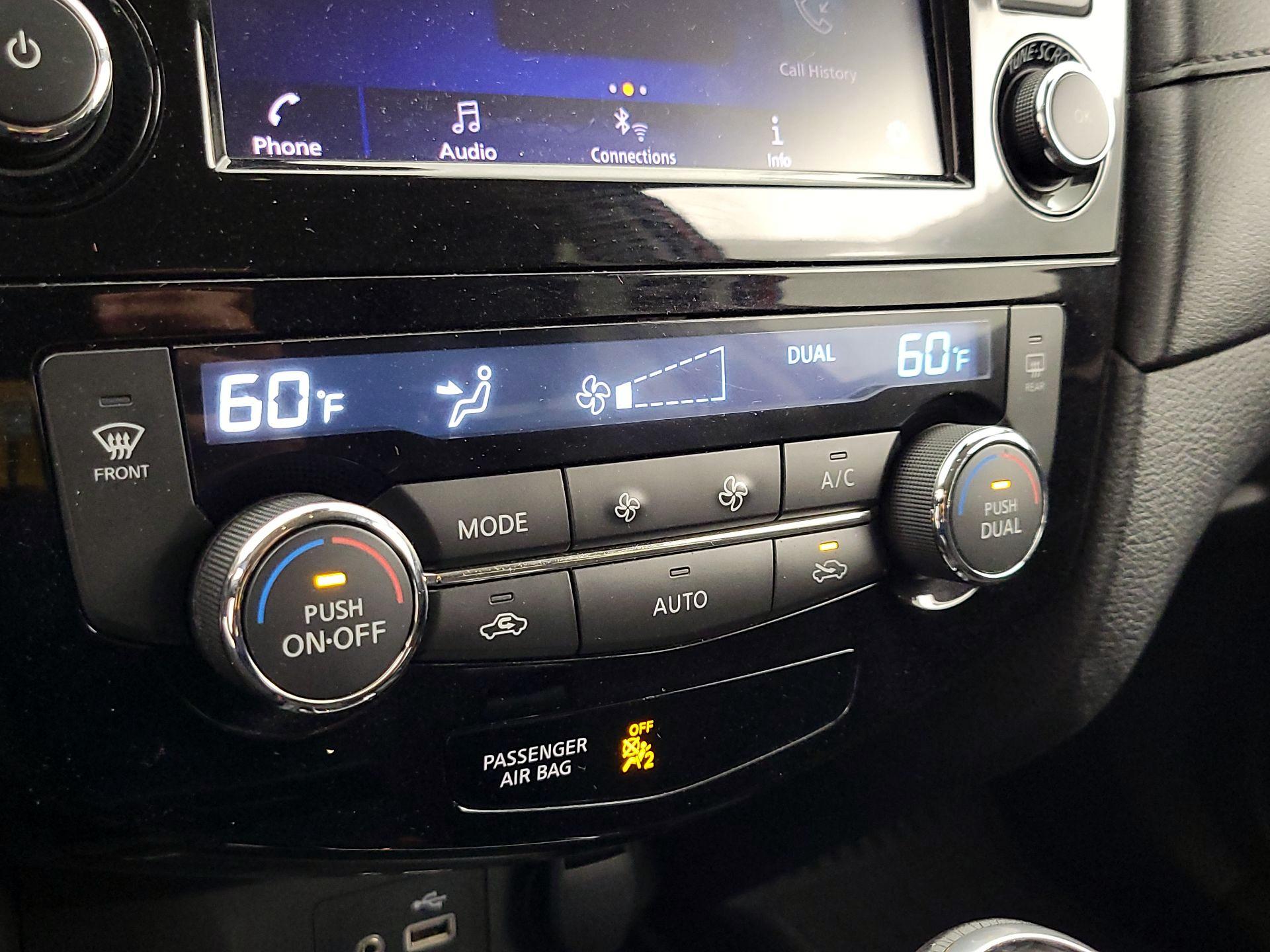 Thumbnail: 2019 Nissan Rogue - 16