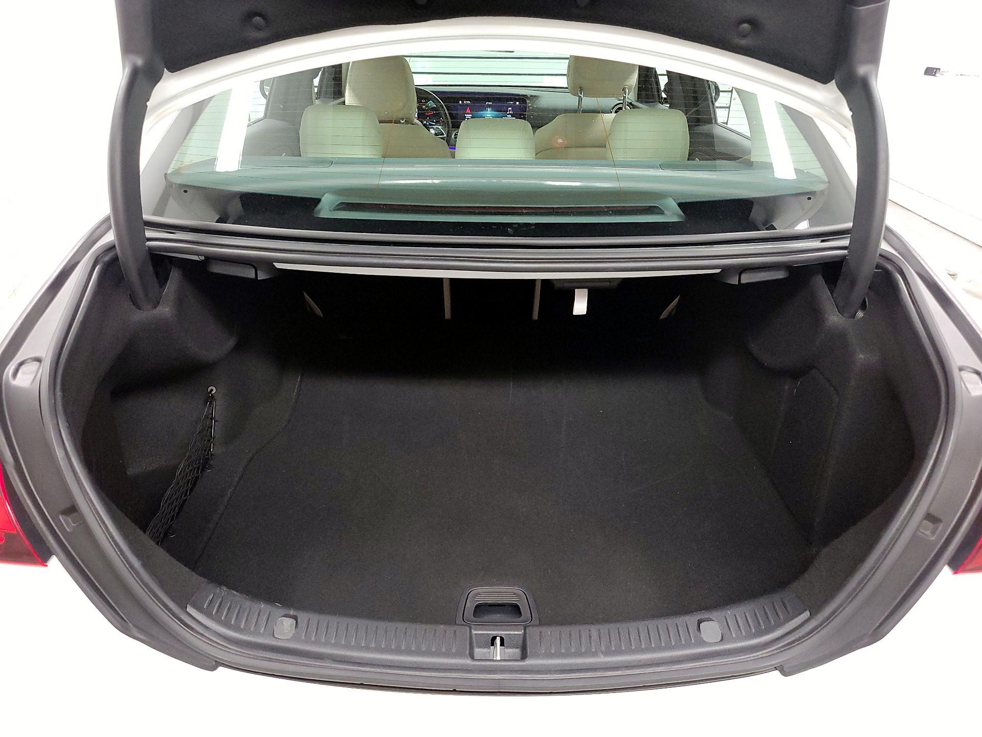 Thumbnail: 2021 Mercedes-Benz E-Class - 18