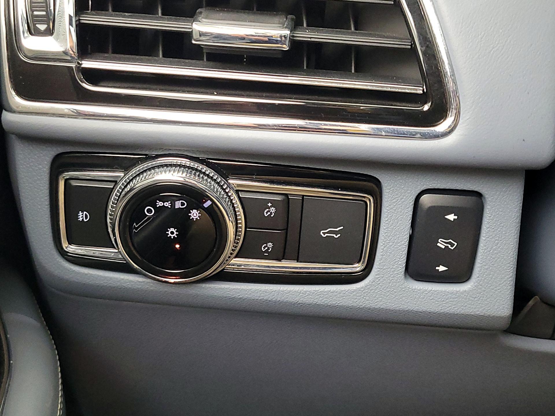 Thumbnail: 2018 Lincoln Navigator - 13