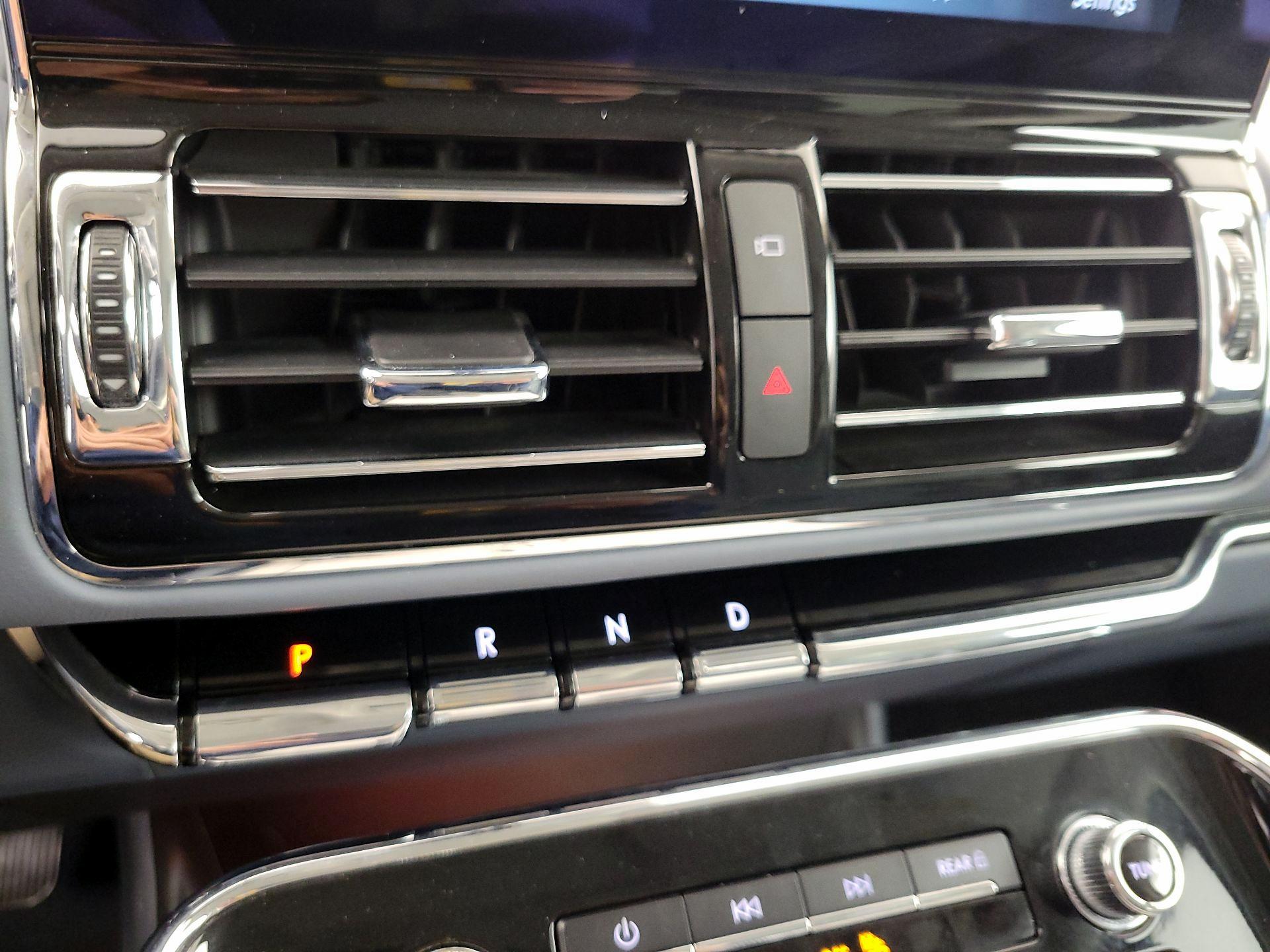 Thumbnail: 2018 Lincoln Navigator - 18