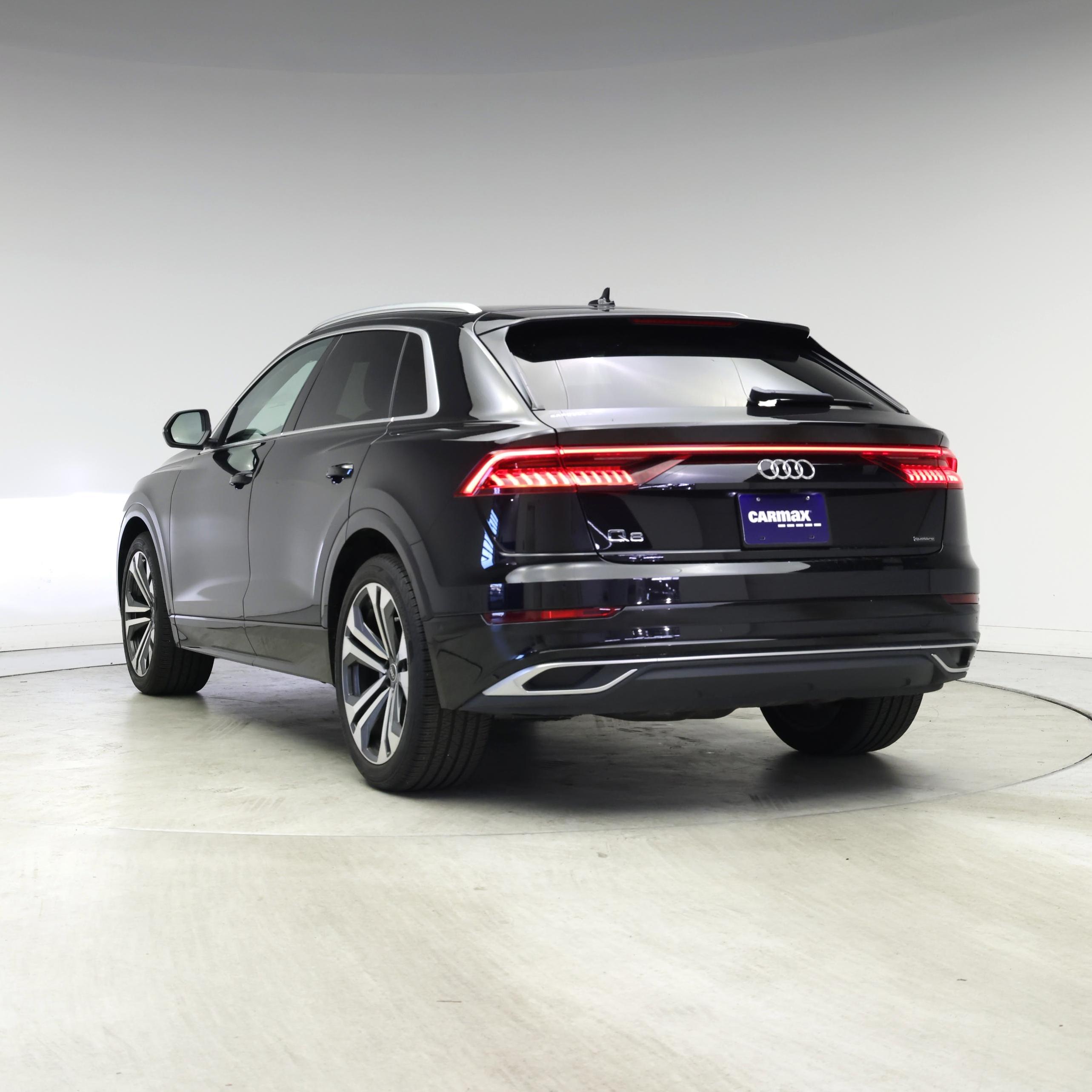 Thumbnail: 2022 Audi Q8 - 2