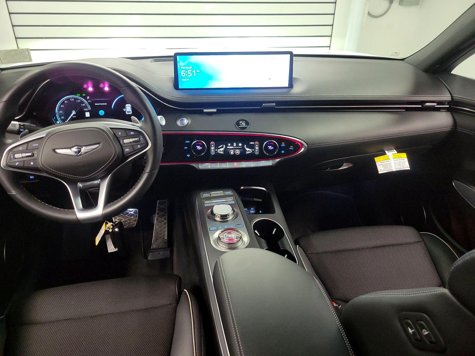 Thumbnail: 2023 Genesis GV70 - 9