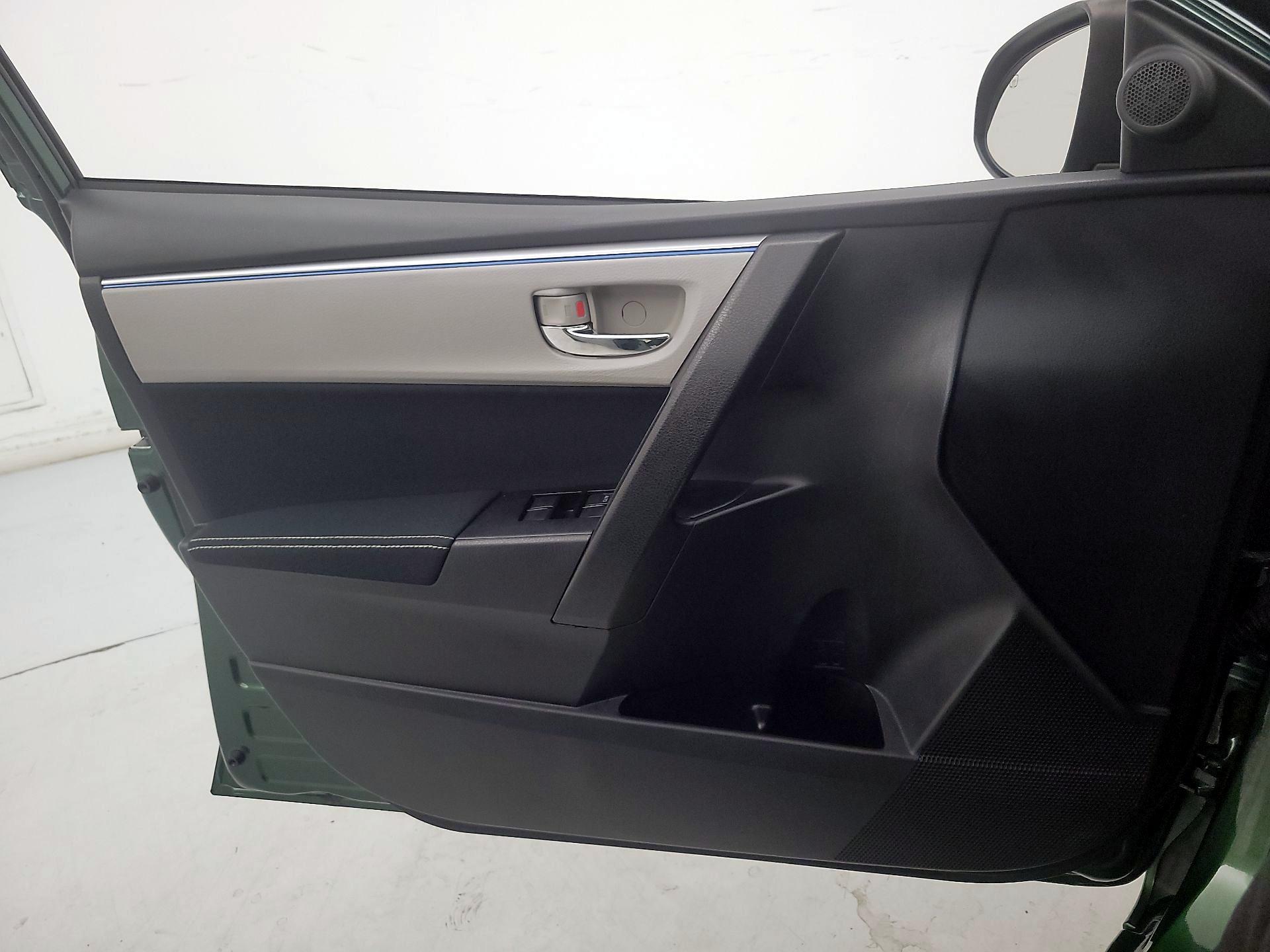 Thumbnail: 2014 Toyota Corolla - 12