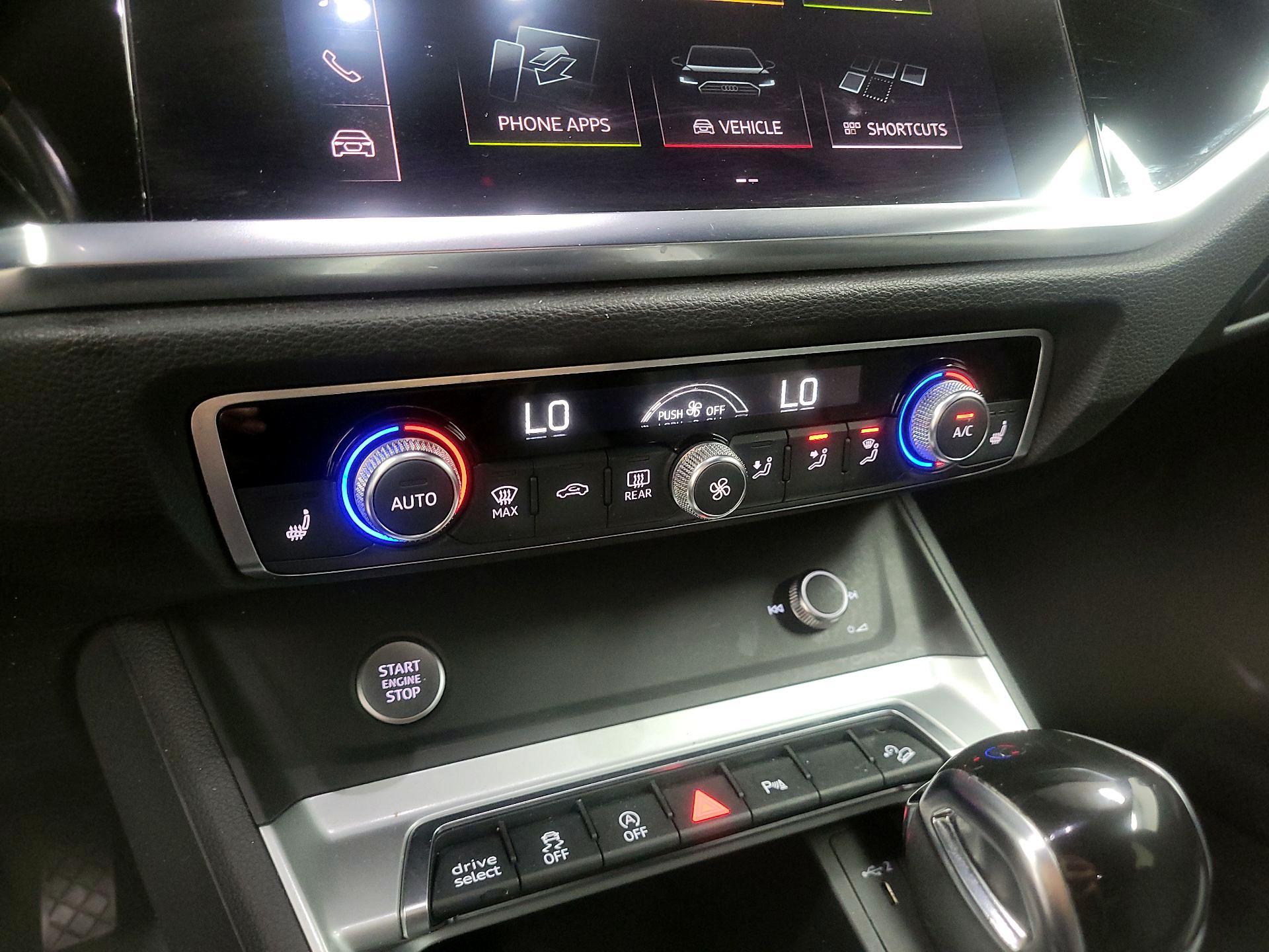 Thumbnail: 2020 Audi Q3 - 15