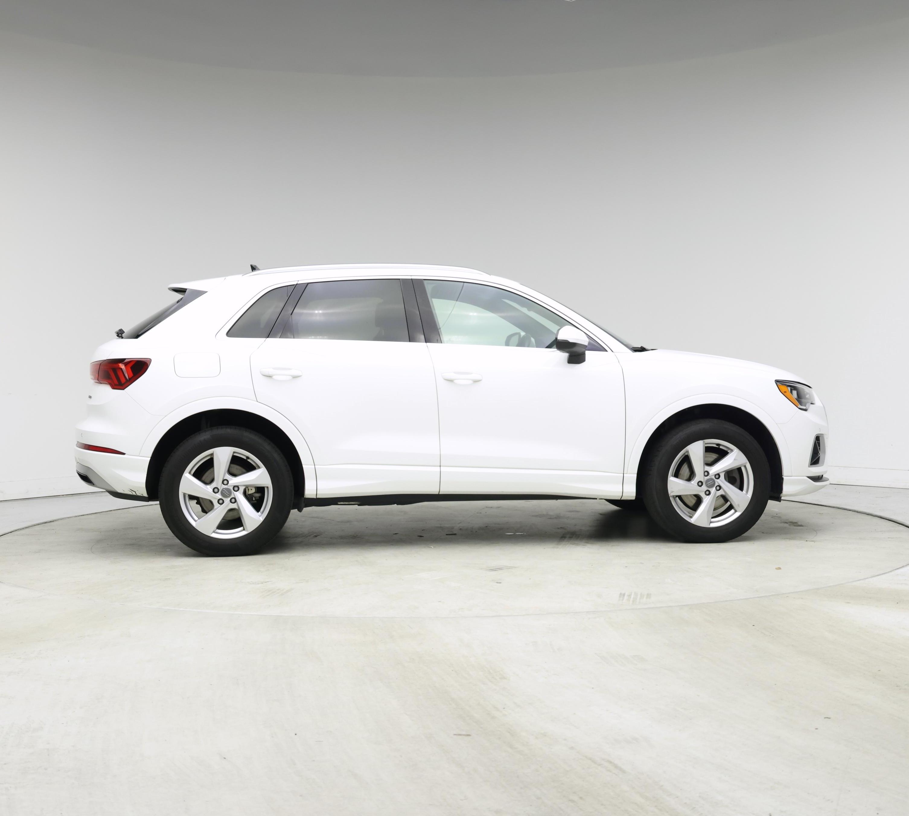 Thumbnail: 2020 Audi Q3 - 7