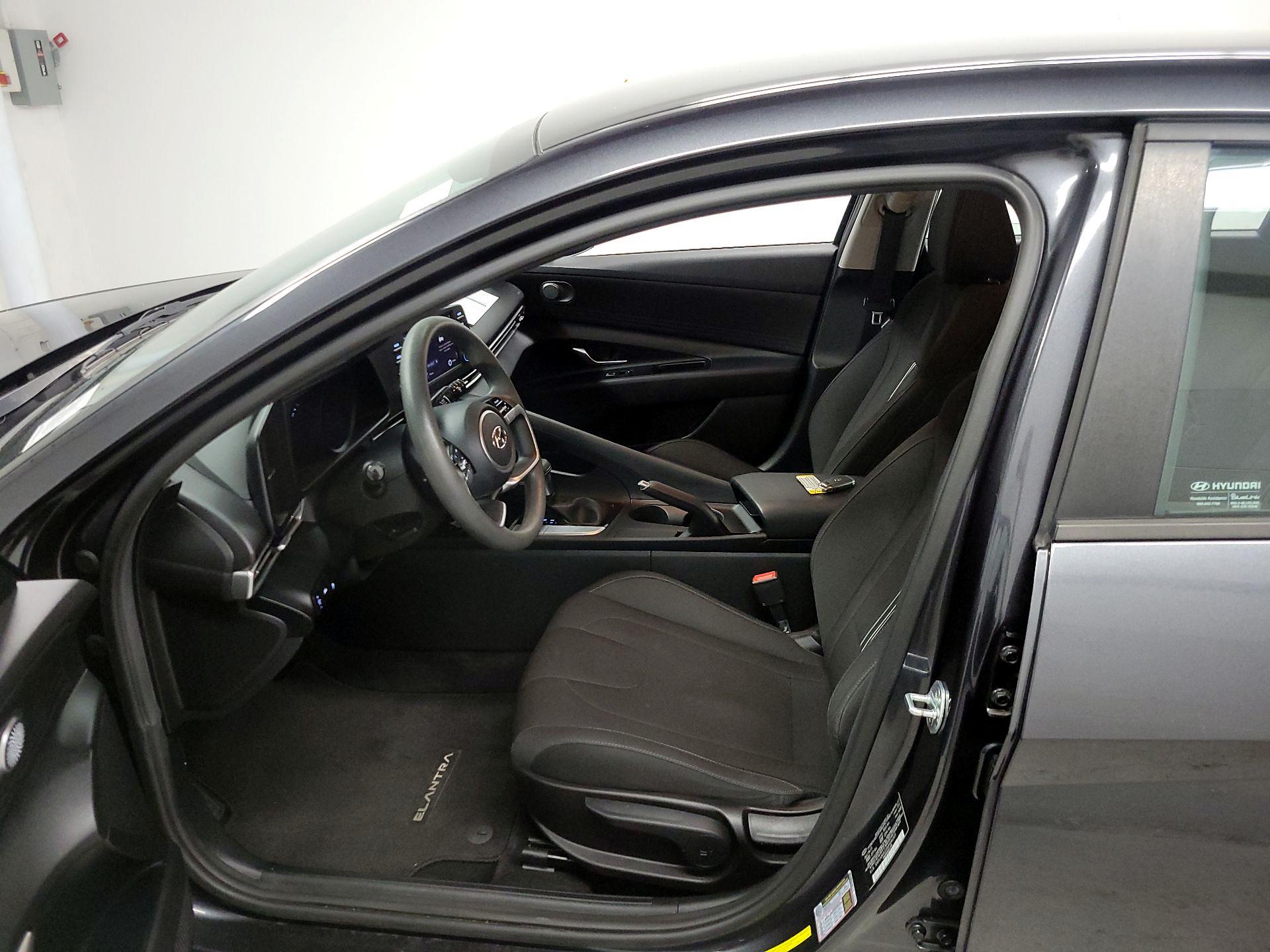 Thumbnail: 2021 Hyundai Elantra - 11