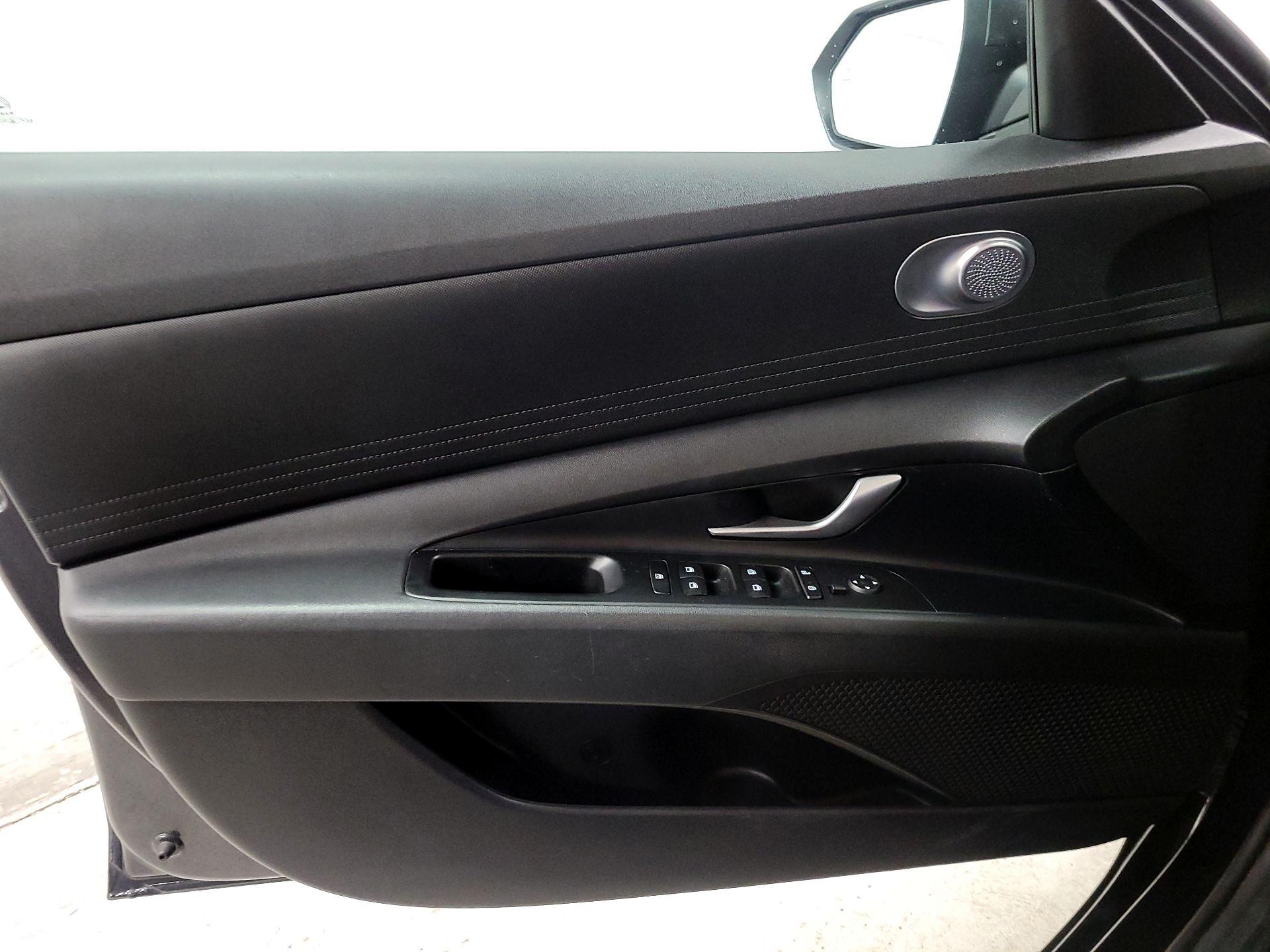 Thumbnail: 2021 Hyundai Elantra - 12