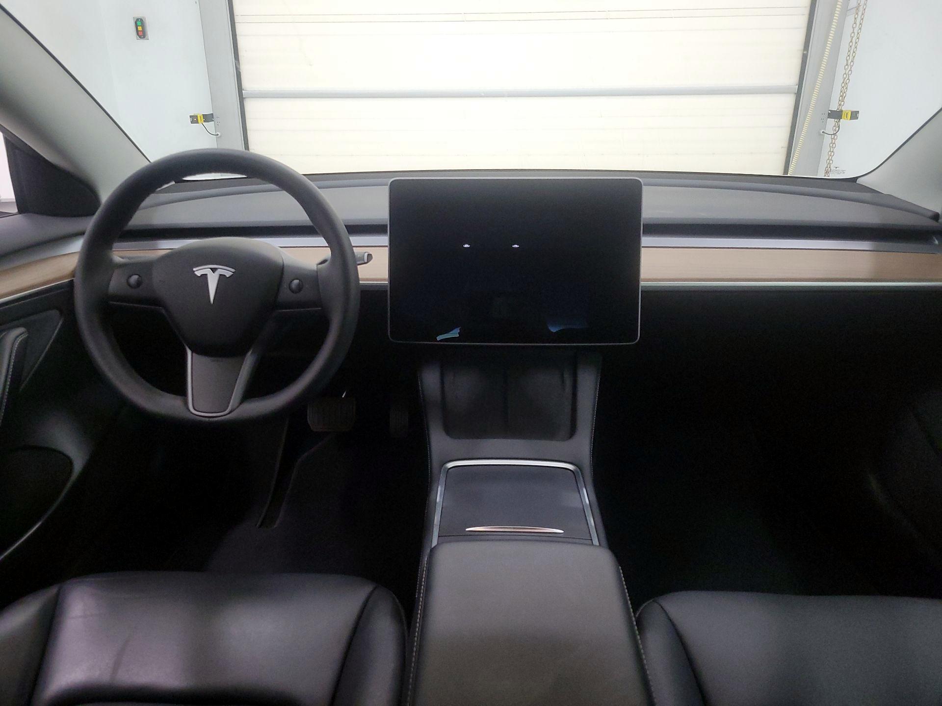 Thumbnail: 2022 Tesla Model 3 - 9