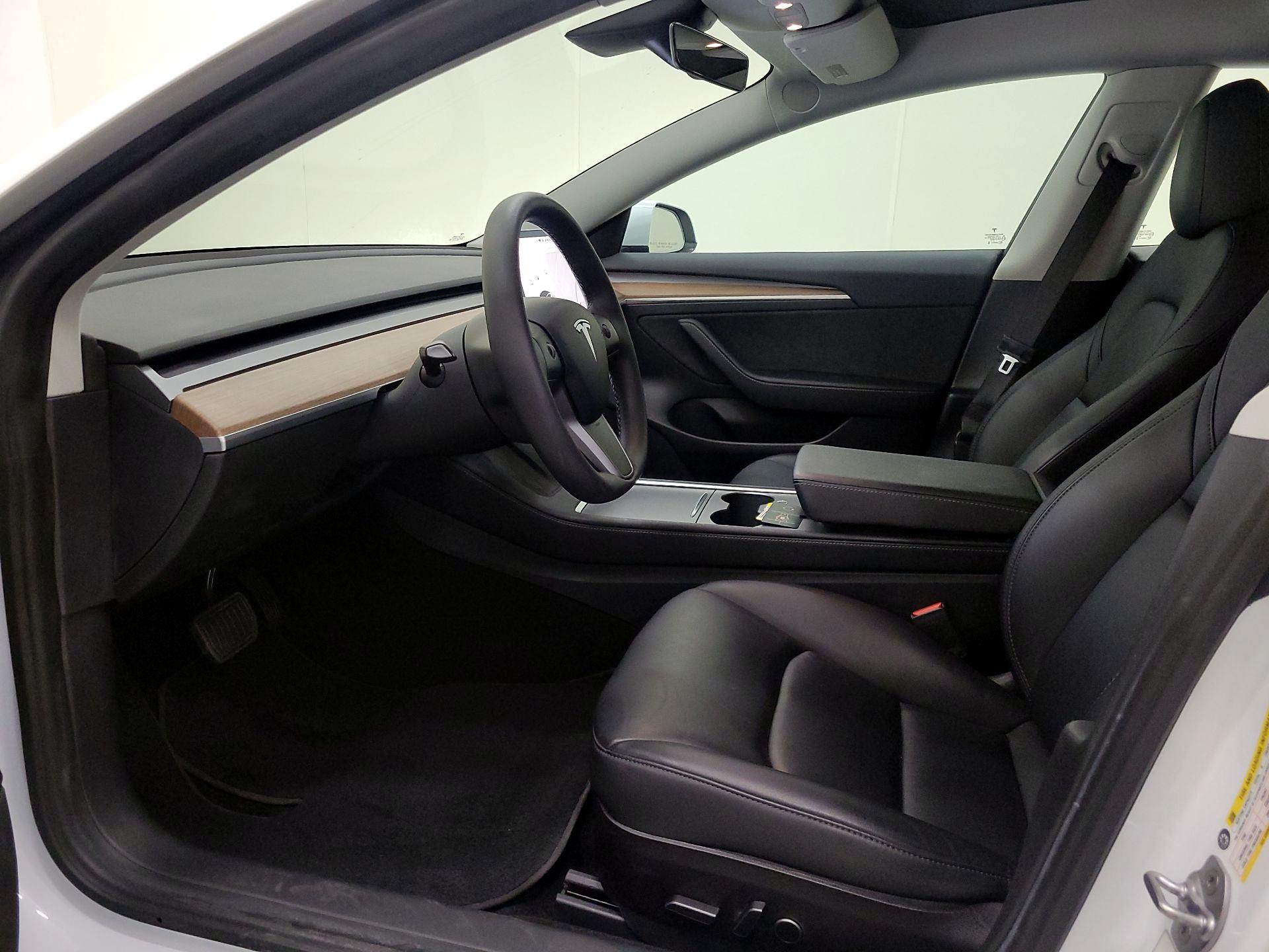 Thumbnail: 2022 Tesla Model 3 - 11