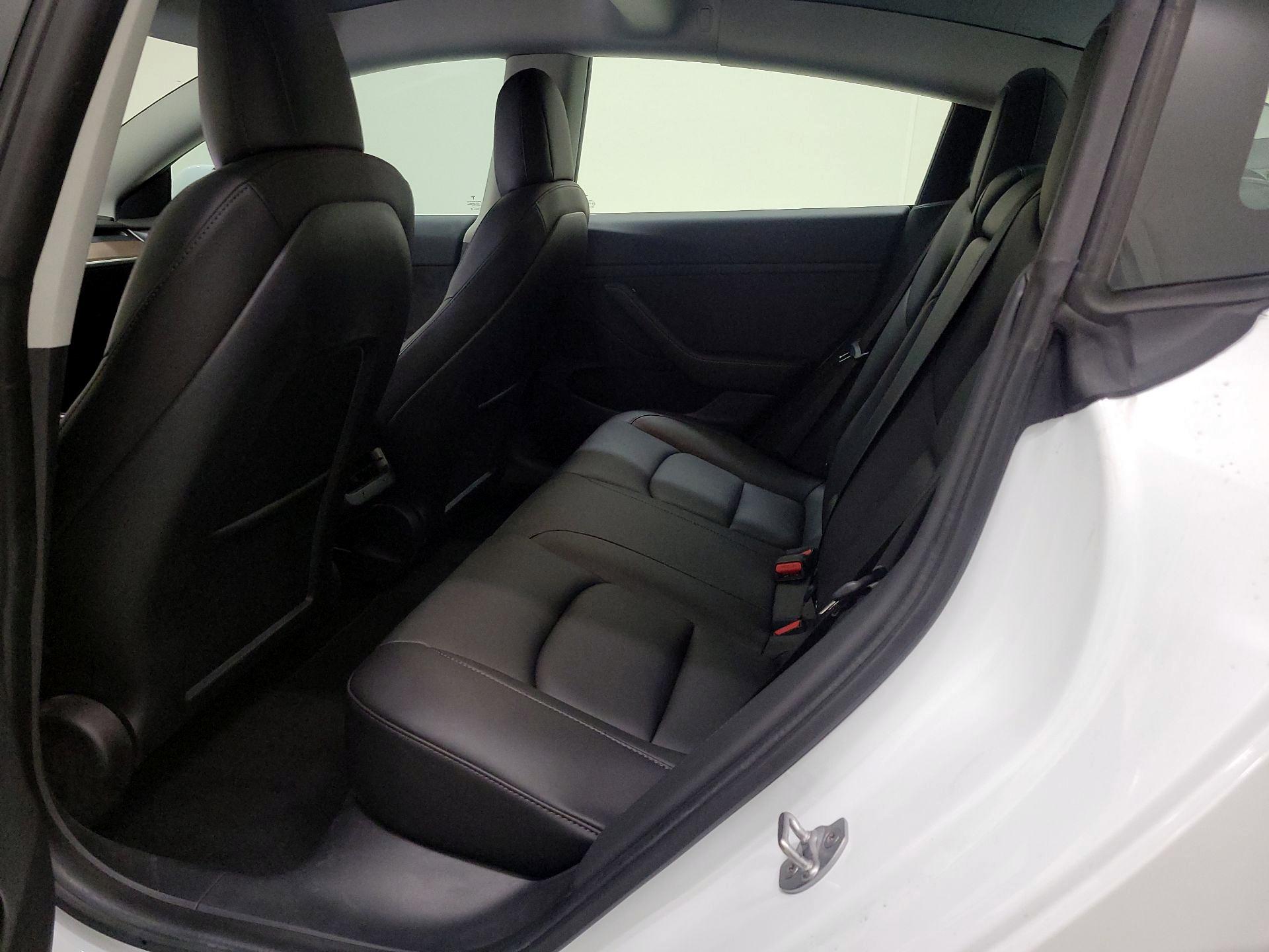 Thumbnail: 2022 Tesla Model 3 - 19