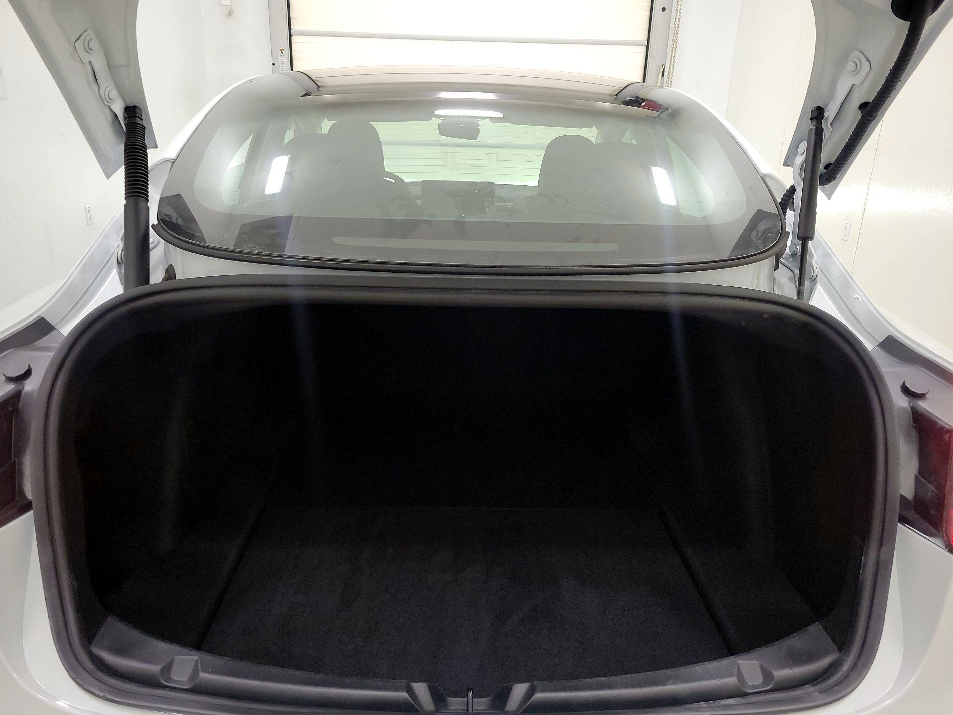 Thumbnail: 2022 Tesla Model 3 - 20