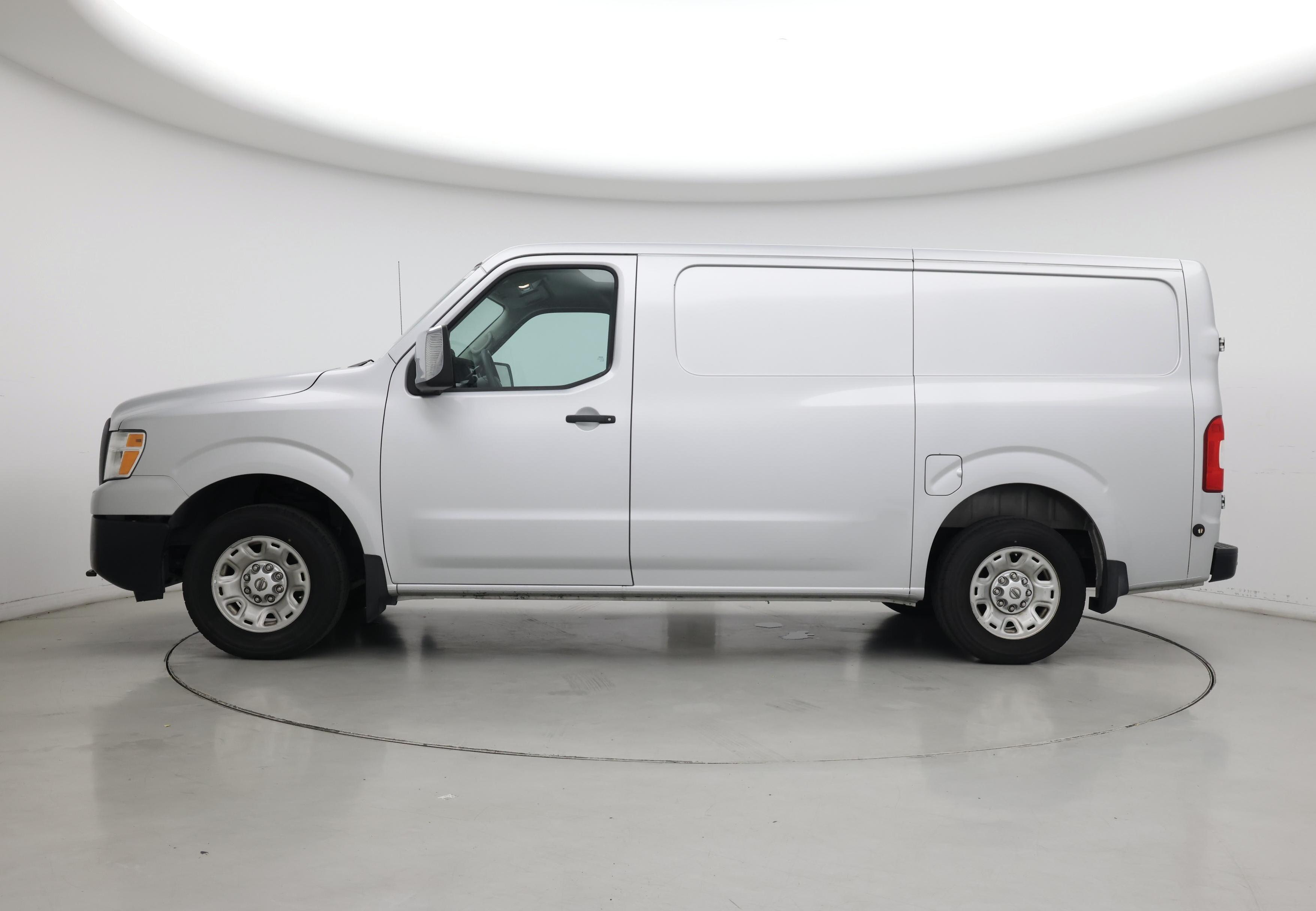 Thumbnail: 2016 Nissan NV - 3