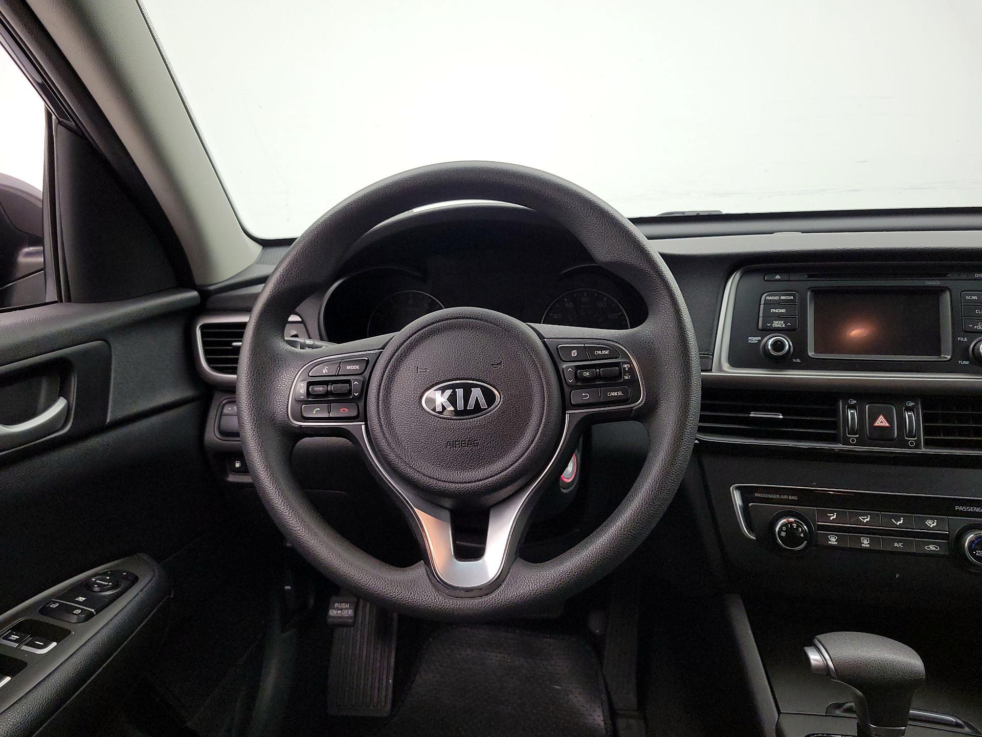 Thumbnail: 2016 Kia Optima - 10